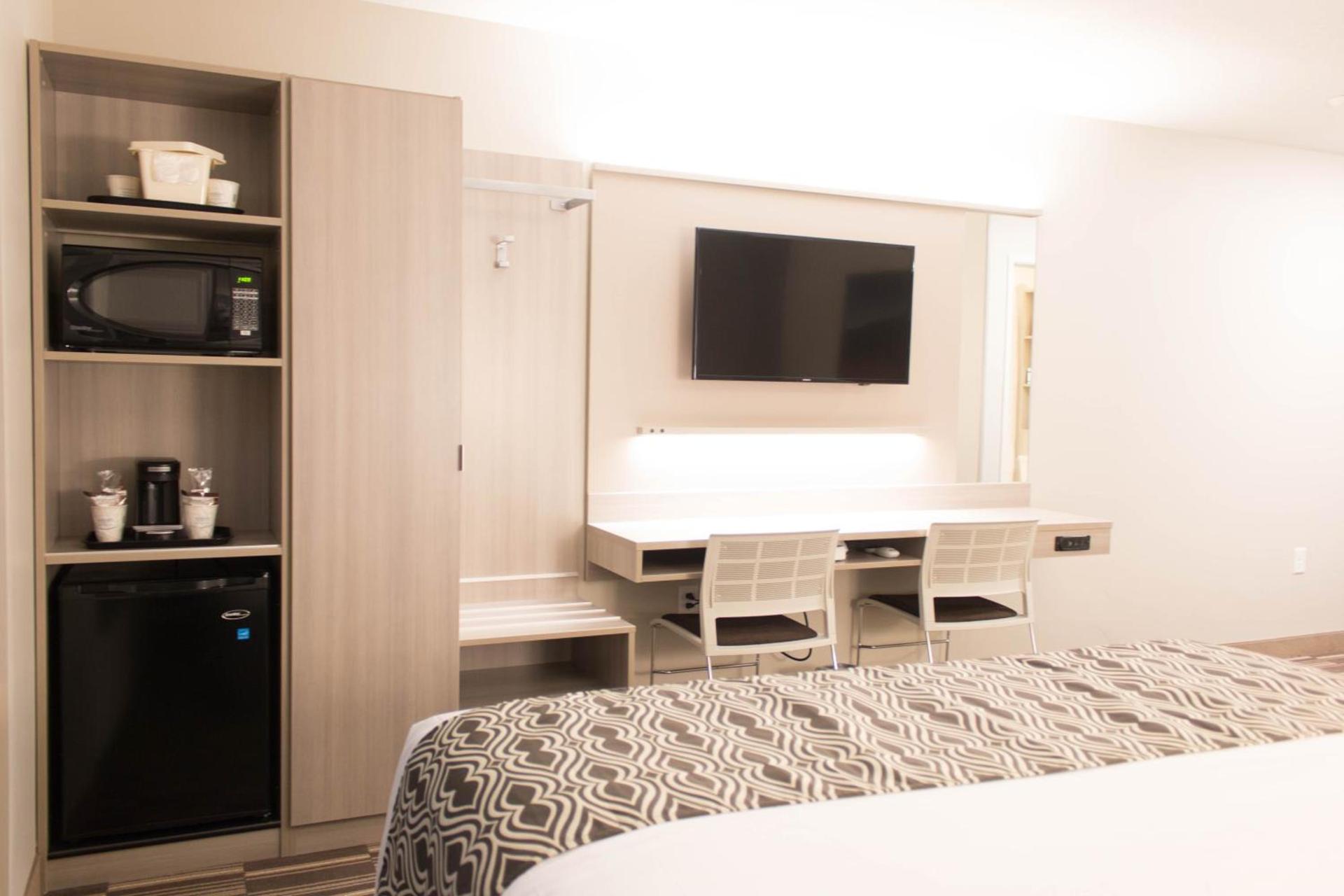 Microtel Inn & Suites by Wyndham Springville photo 12