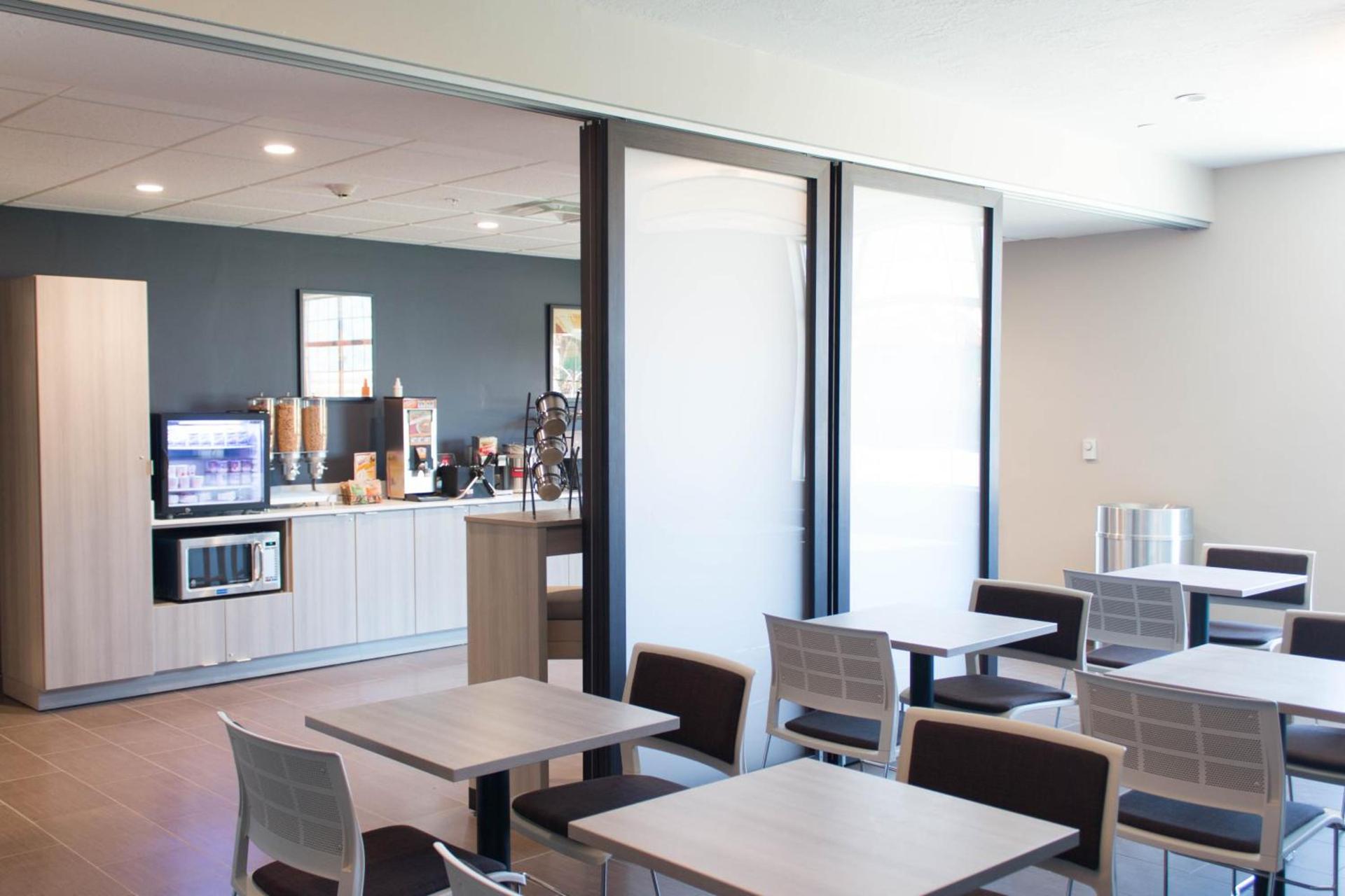 Microtel Inn & Suites by Wyndham Springville photo 28