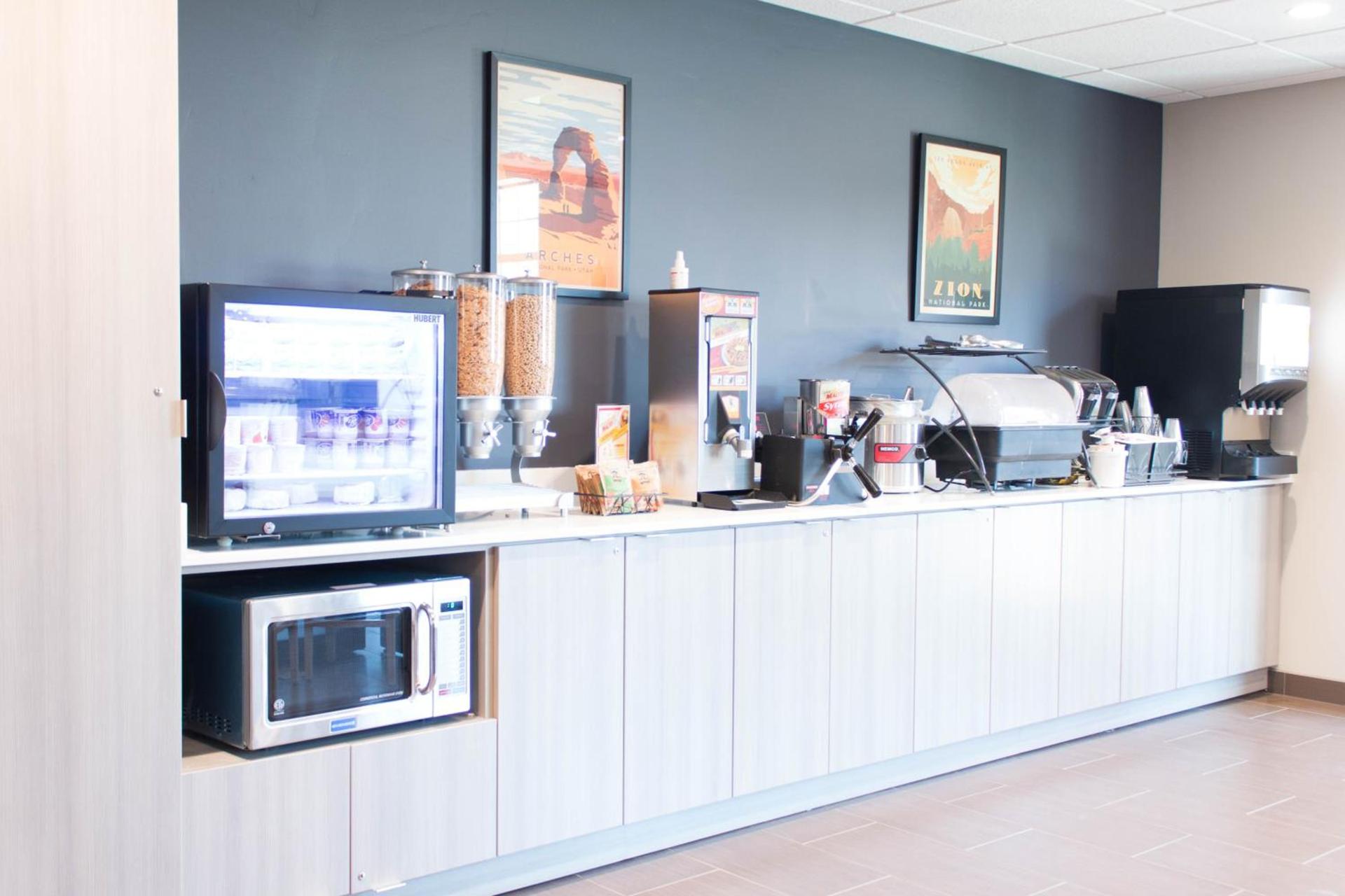 Microtel Inn & Suites by Wyndham Springville photo 34