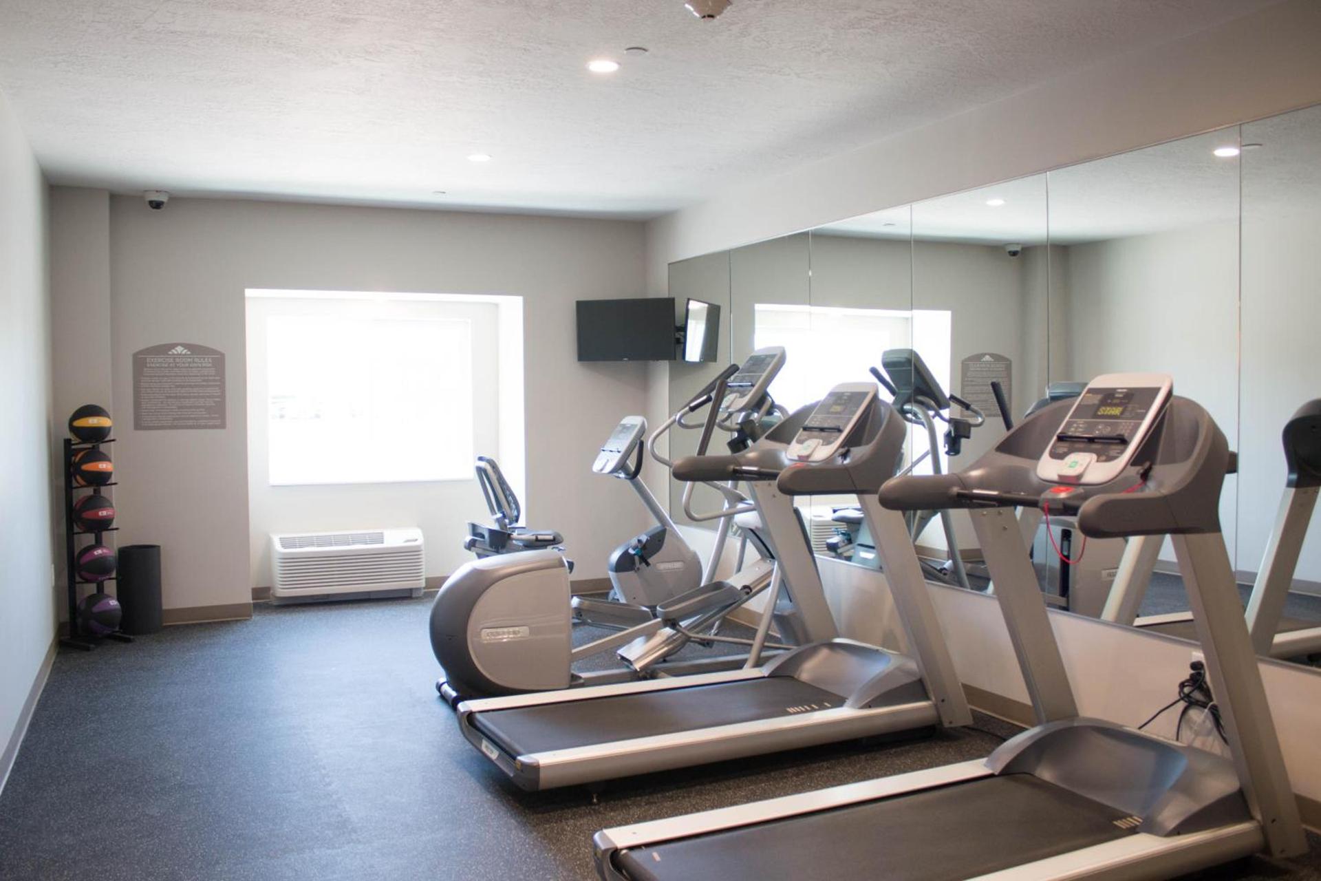 Microtel Inn & Suites by Wyndham Springville photo 38