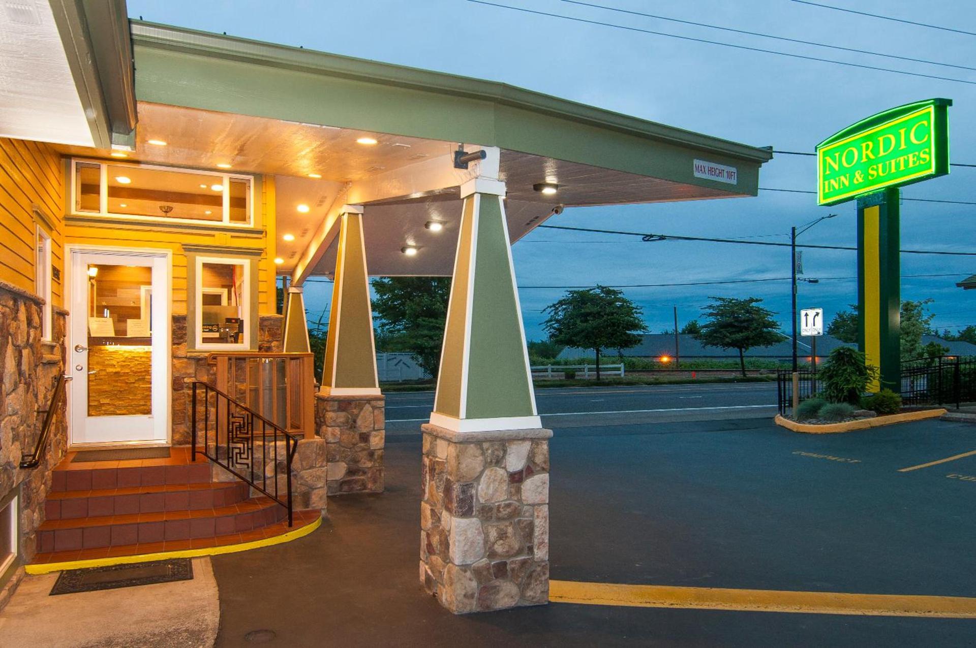 Nordic Inn and Suites photo 61