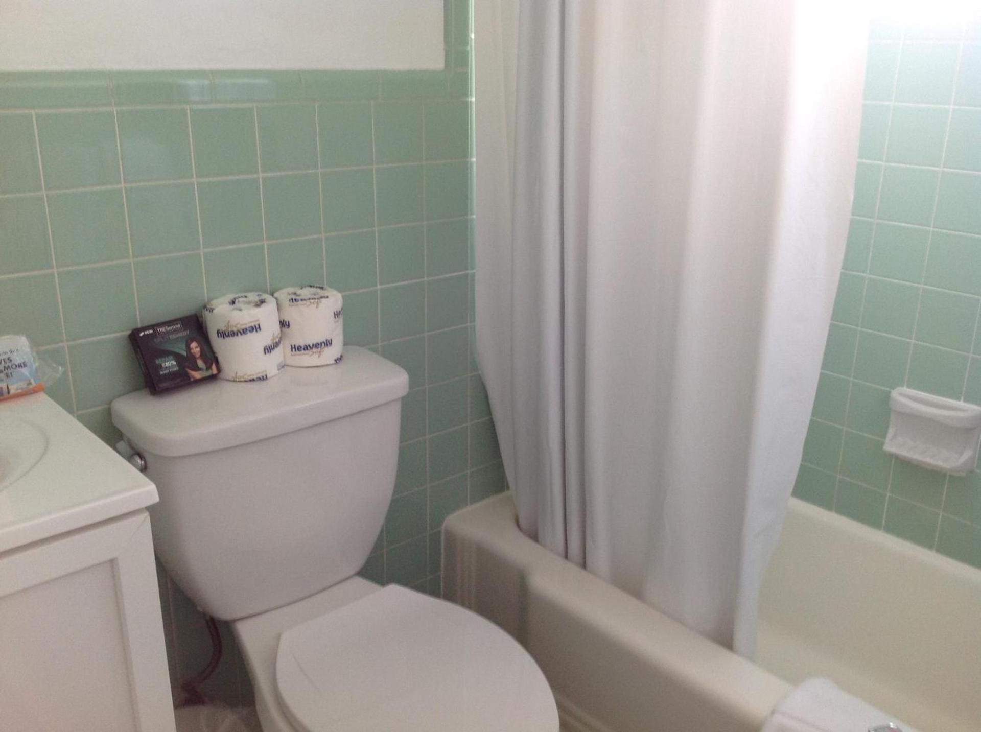 Summerland Suites photo 19