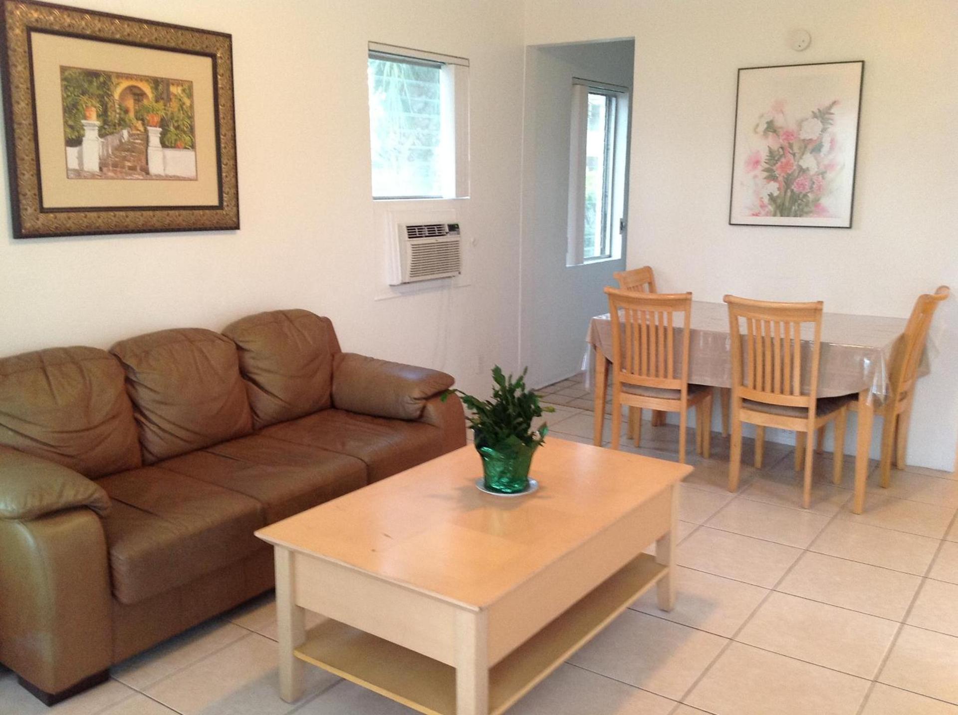 Summerland Suites photo 9