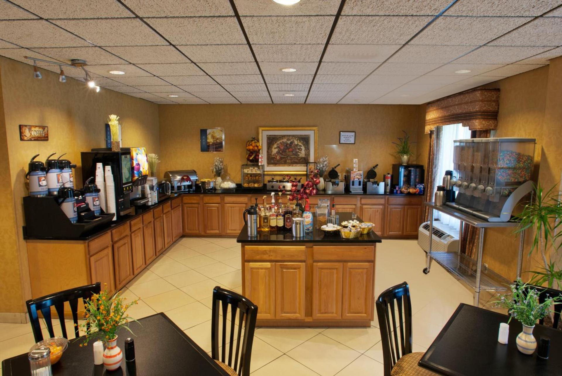 Best Western Plus Richmond Hill Inn photo 73