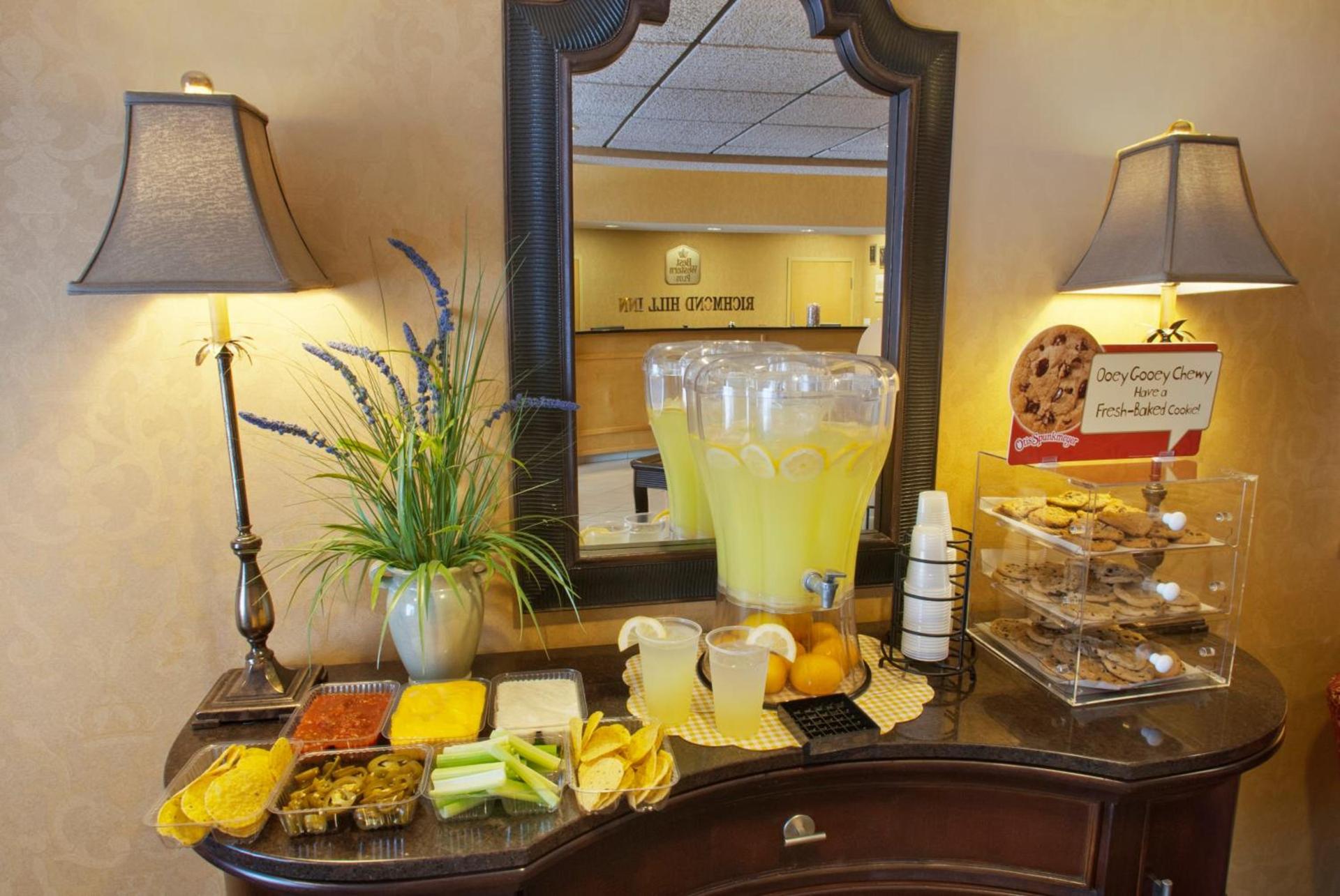 Best Western Plus Richmond Hill Inn photo 72