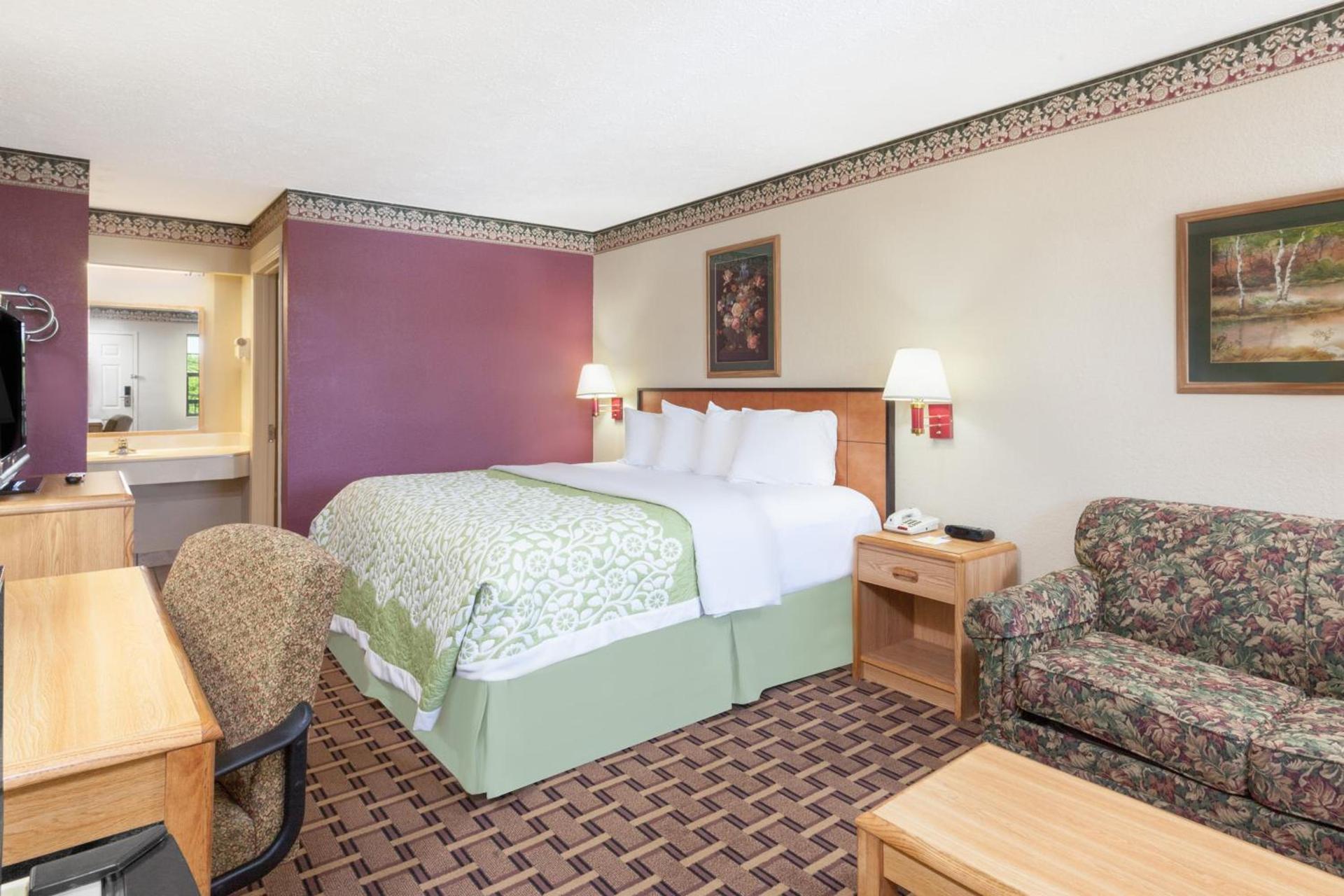 Days Inn by Wyndham Lexington photo 4