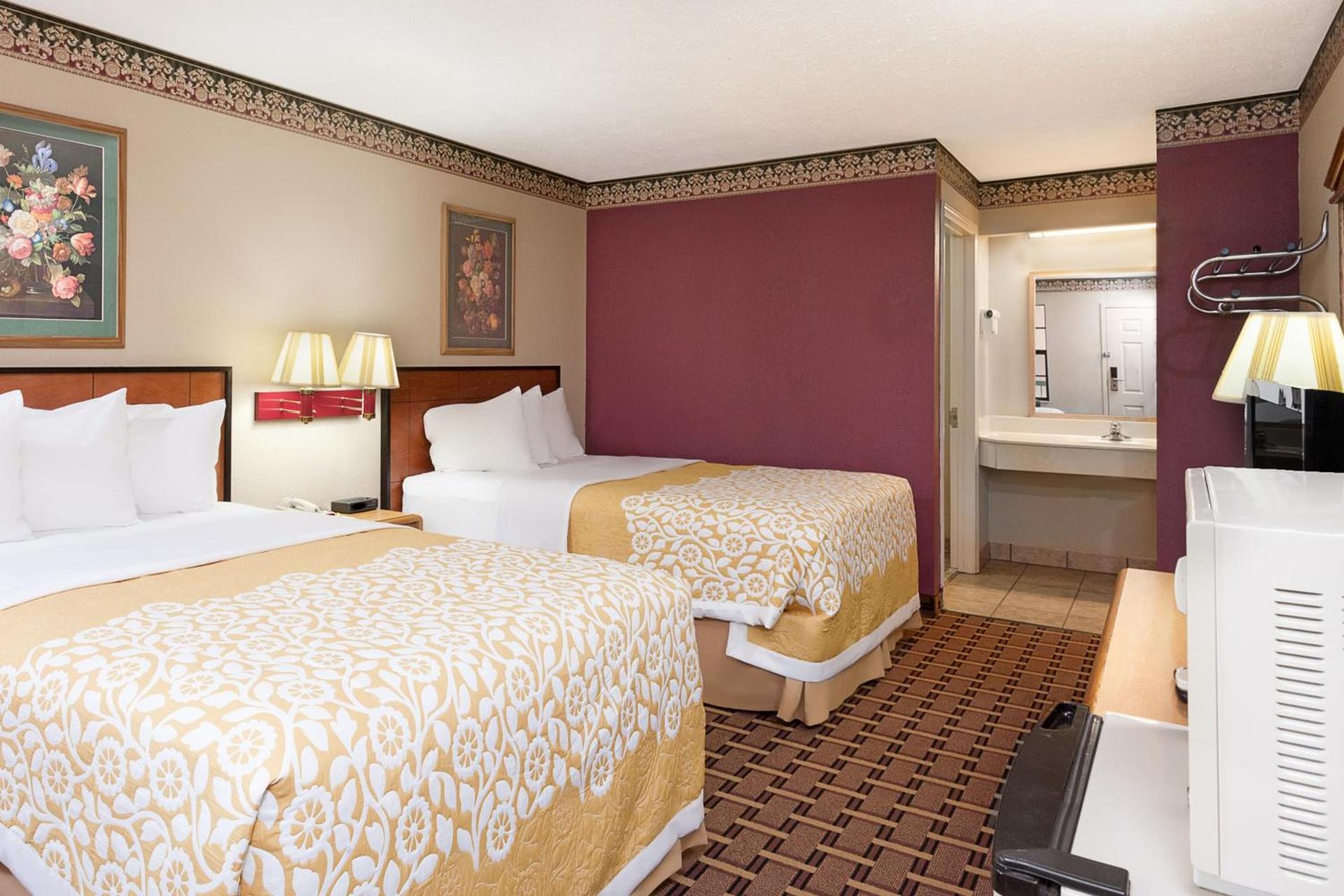 Days Inn by Wyndham Lexington photo 10