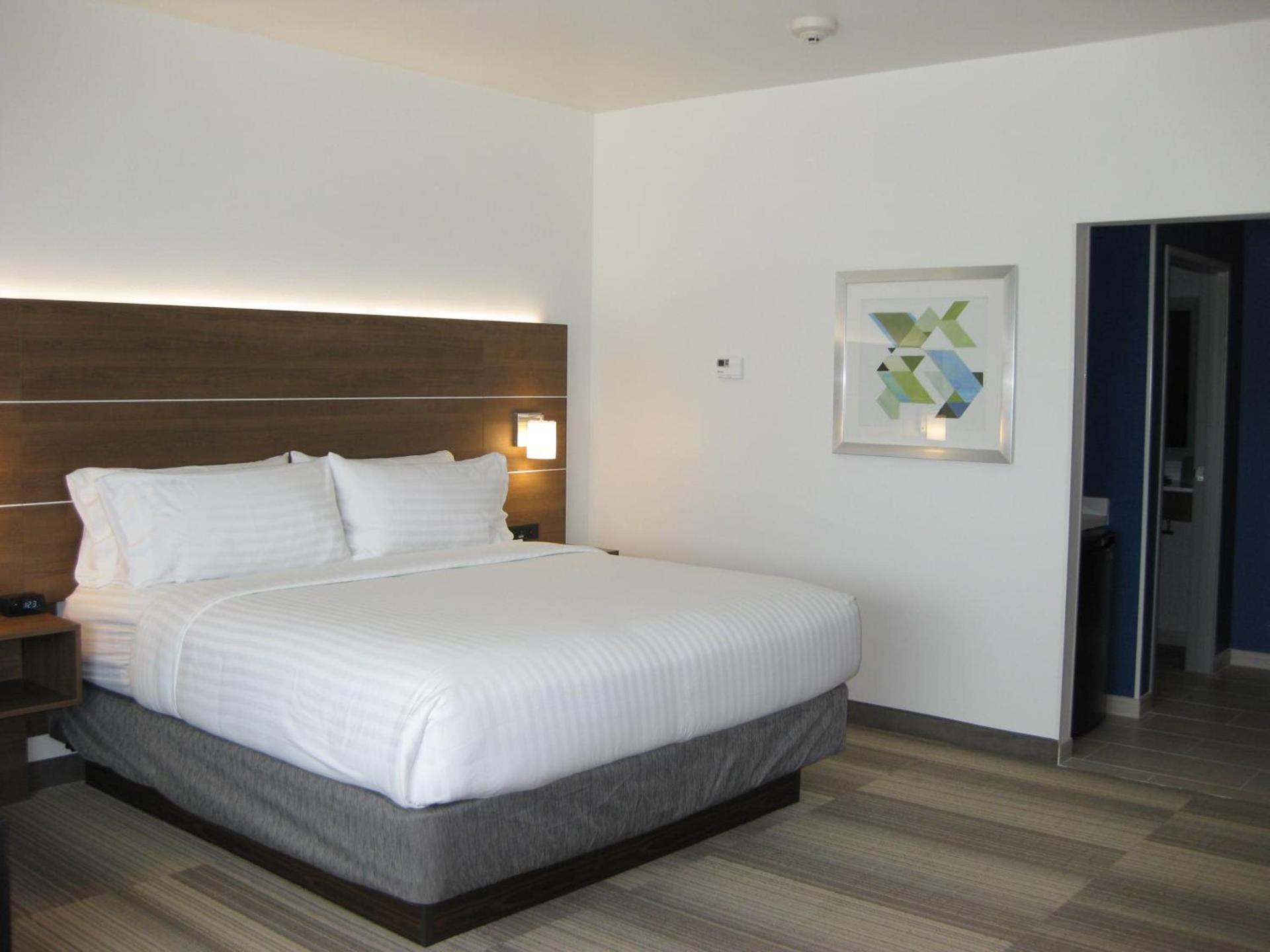 Holiday Inn Express & Suites - Houston NW - Cypress Grand Pky by IHG photo 4