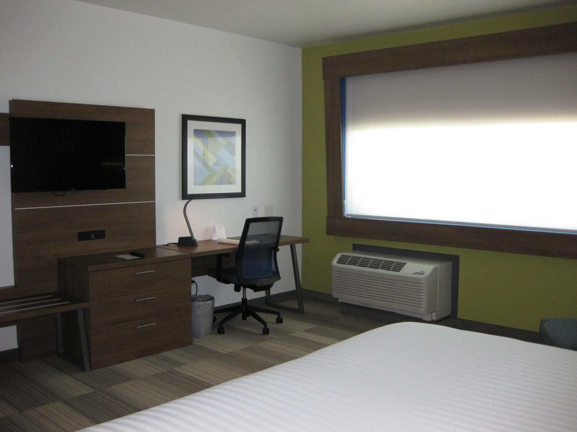Holiday Inn Express & Suites - Houston NW - Cypress Grand Pky by IHG photo 5