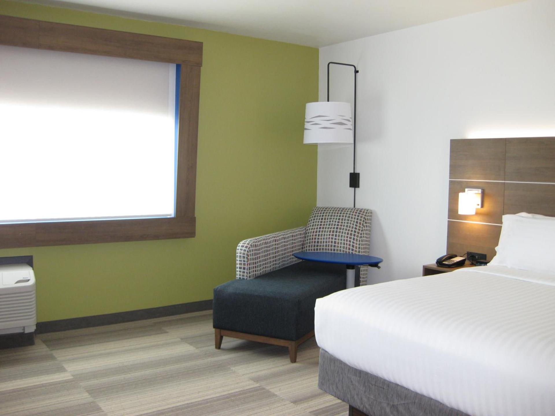 Holiday Inn Express & Suites - Houston NW - Cypress Grand Pky by IHG photo 6