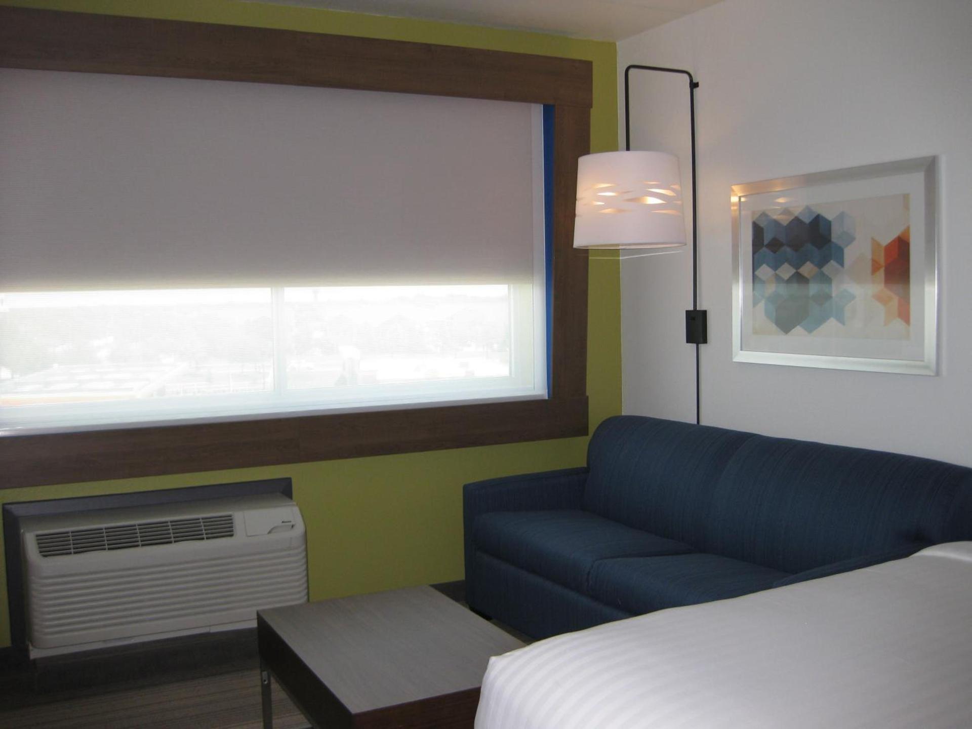 Holiday Inn Express & Suites - Houston NW - Cypress Grand Pky by IHG photo 8