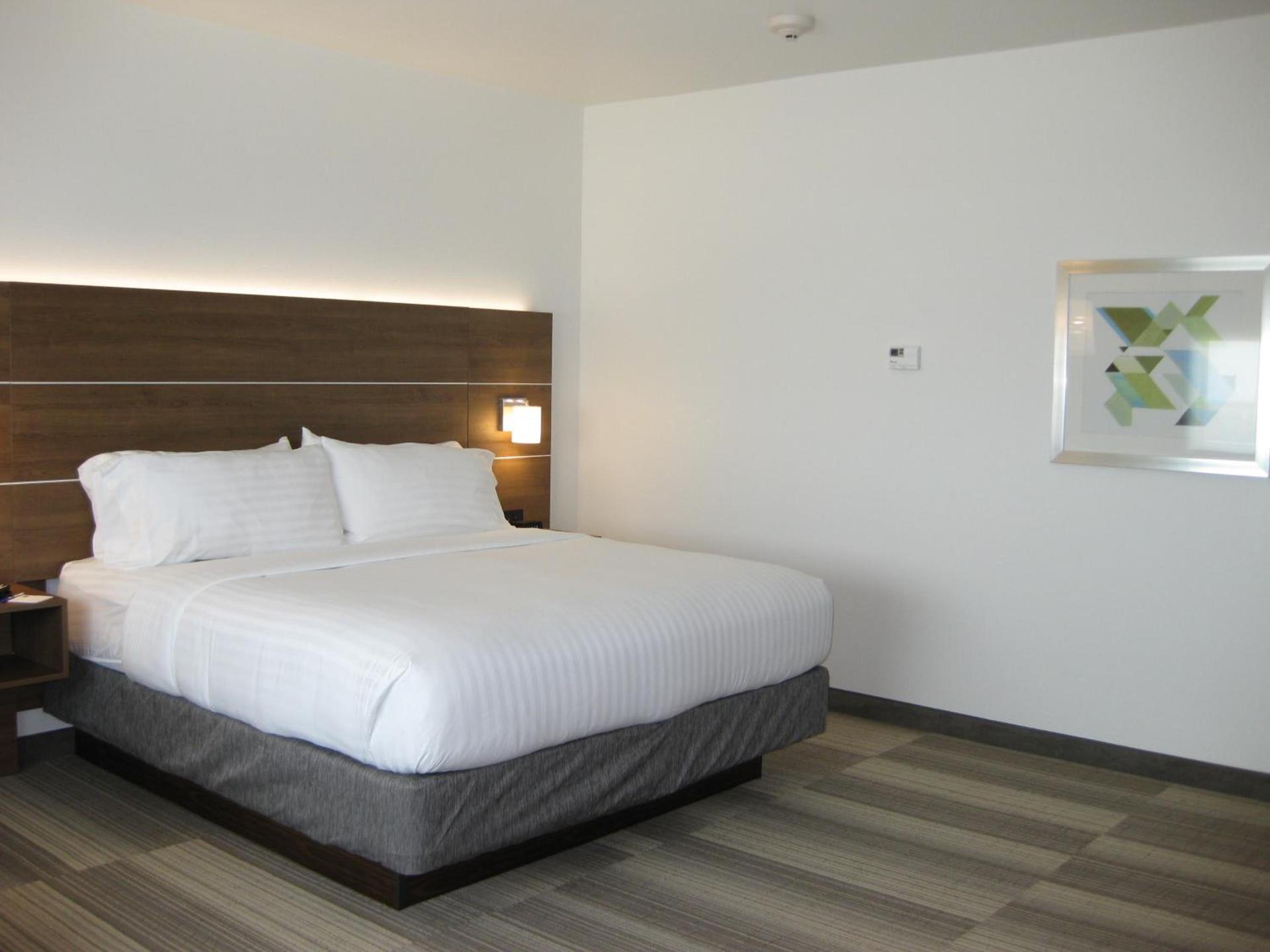 Holiday Inn Express & Suites - Houston NW - Cypress Grand Pky by IHG photo 13