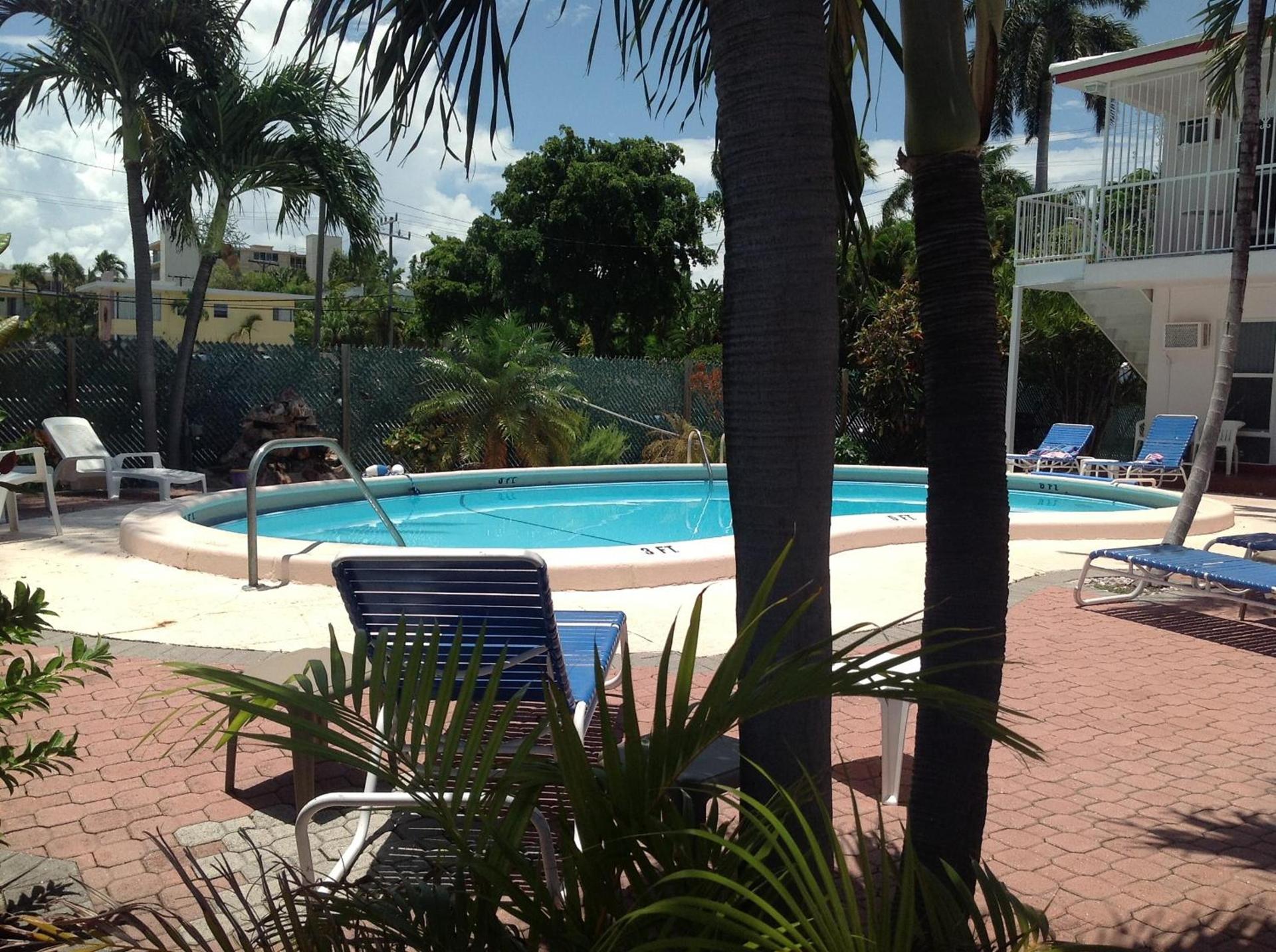 Birch Patio Motel photo 7