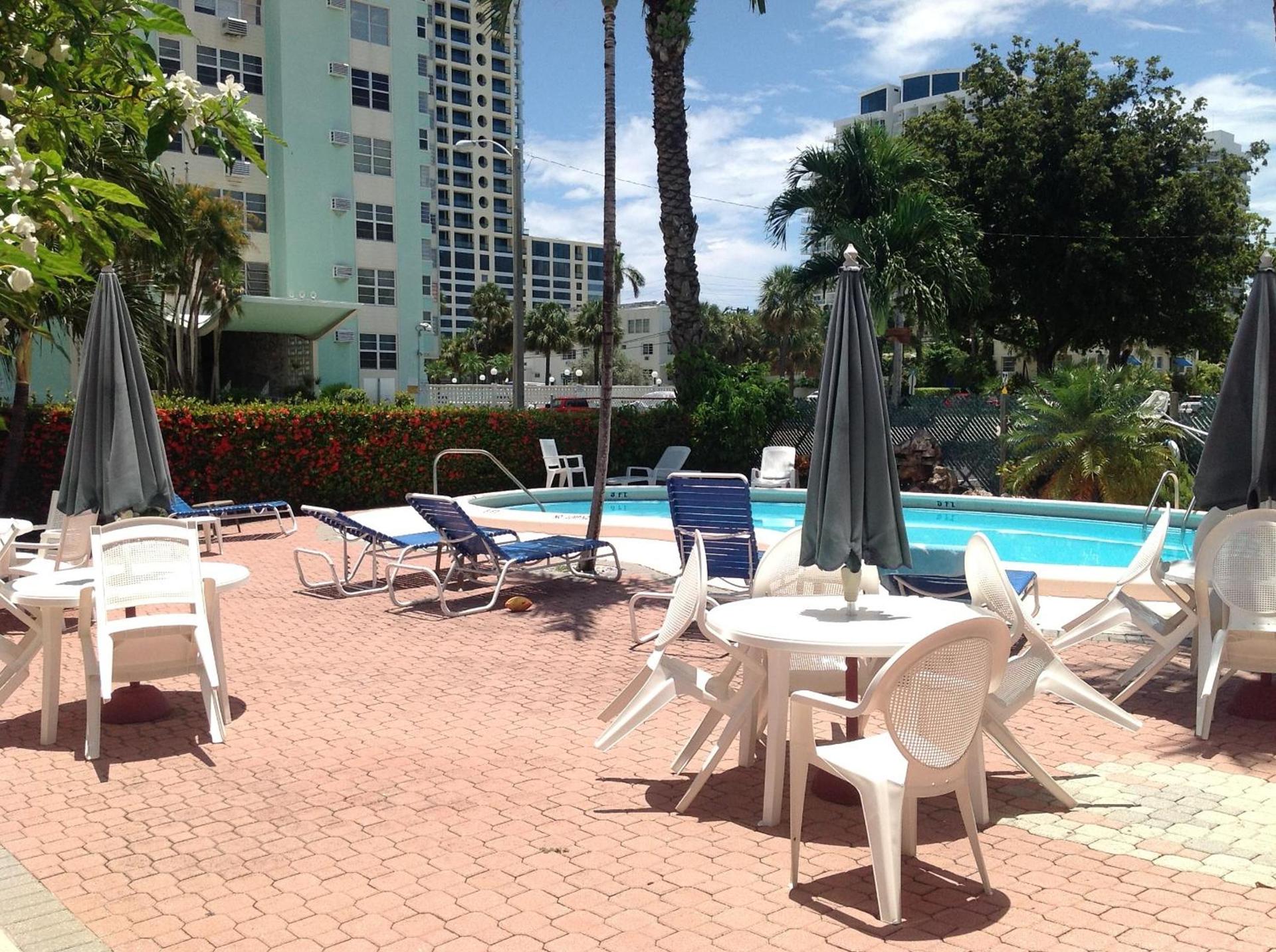 Birch Patio Motel photo 5