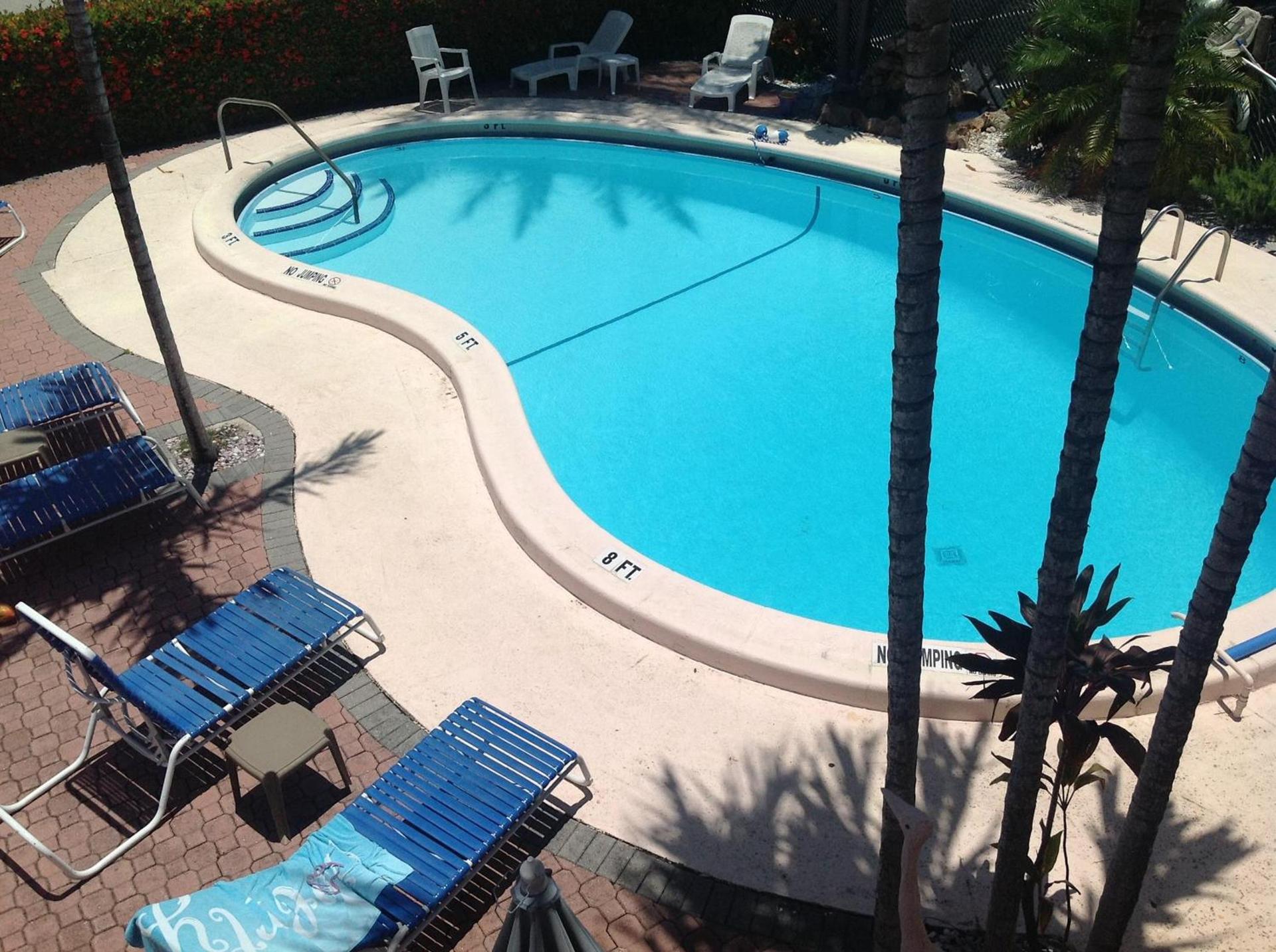 Birch Patio Motel photo 8