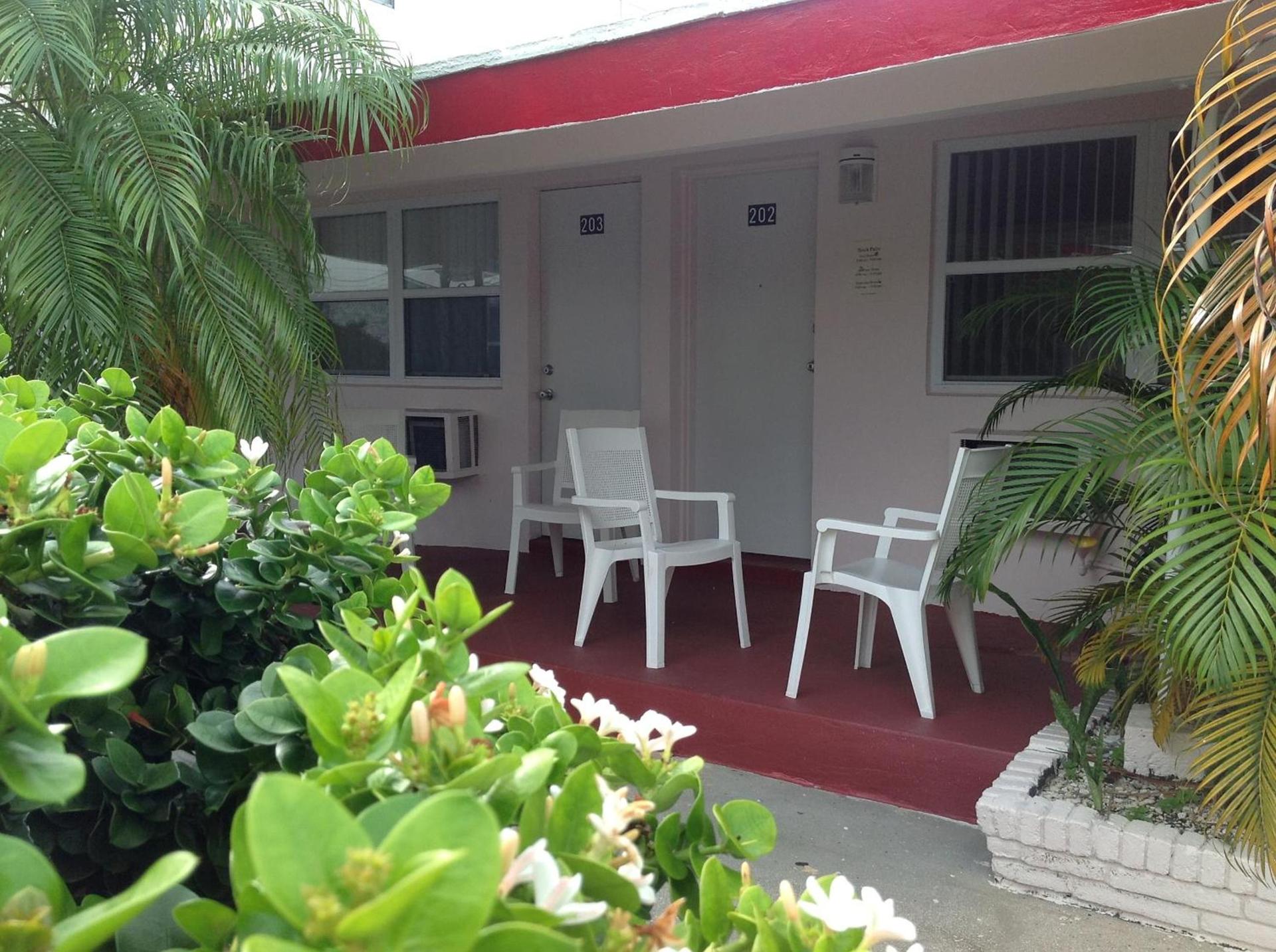 Birch Patio Motel photo 28