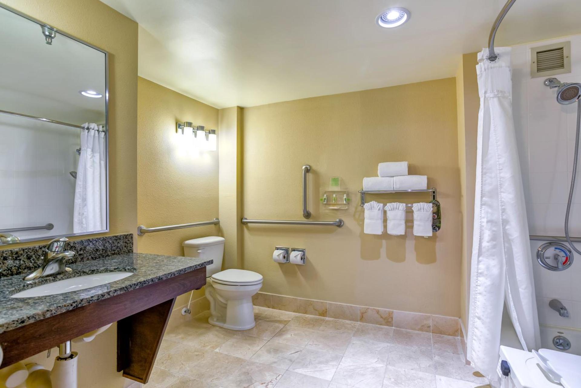 Holiday Inn Indianapolis North-Carmel by IHG photo 3
