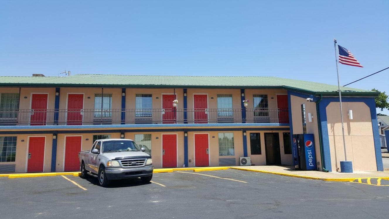 Budget Inn - Washington photo 49