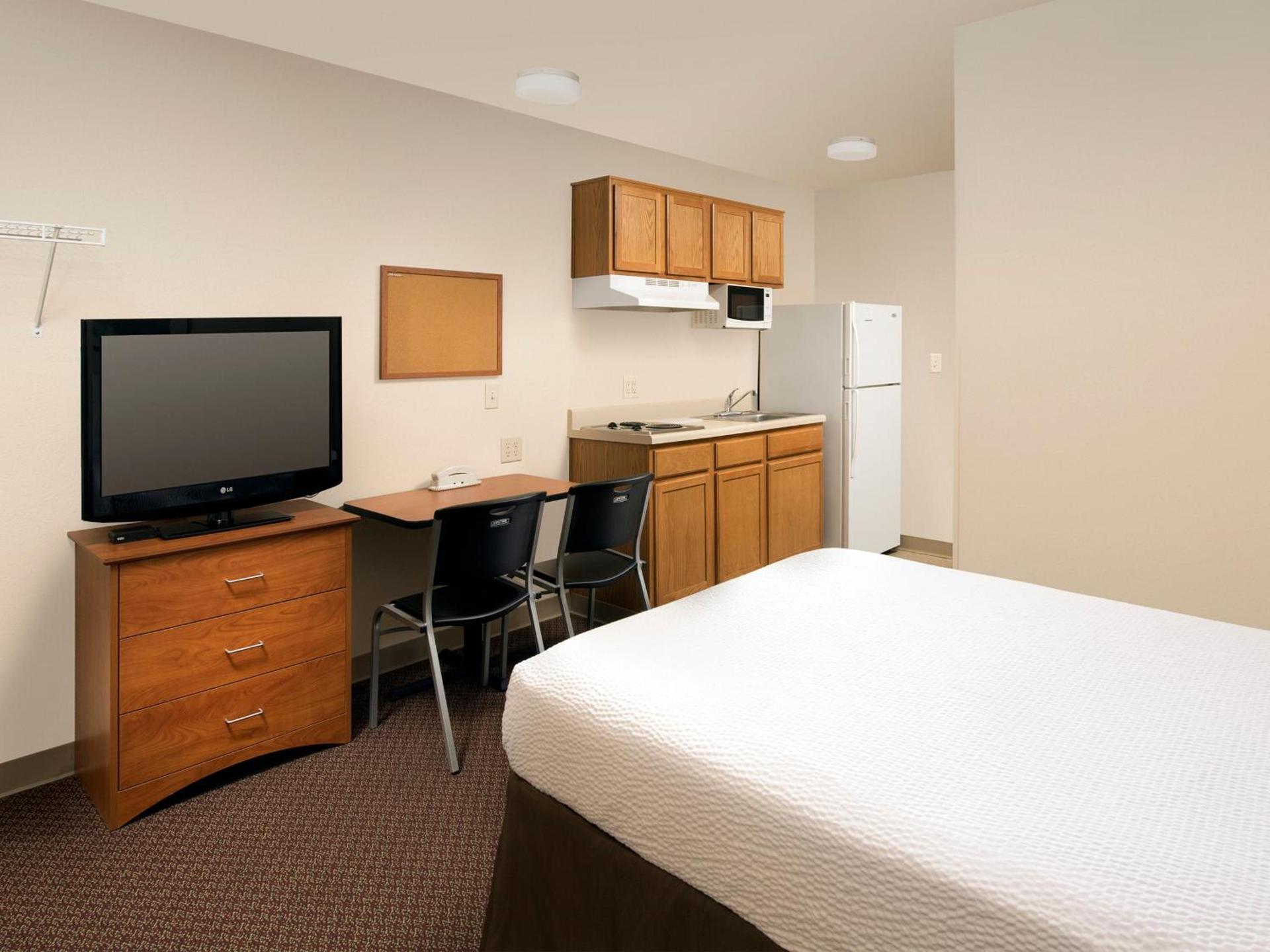 WoodSpring Suites Junction City photo 10