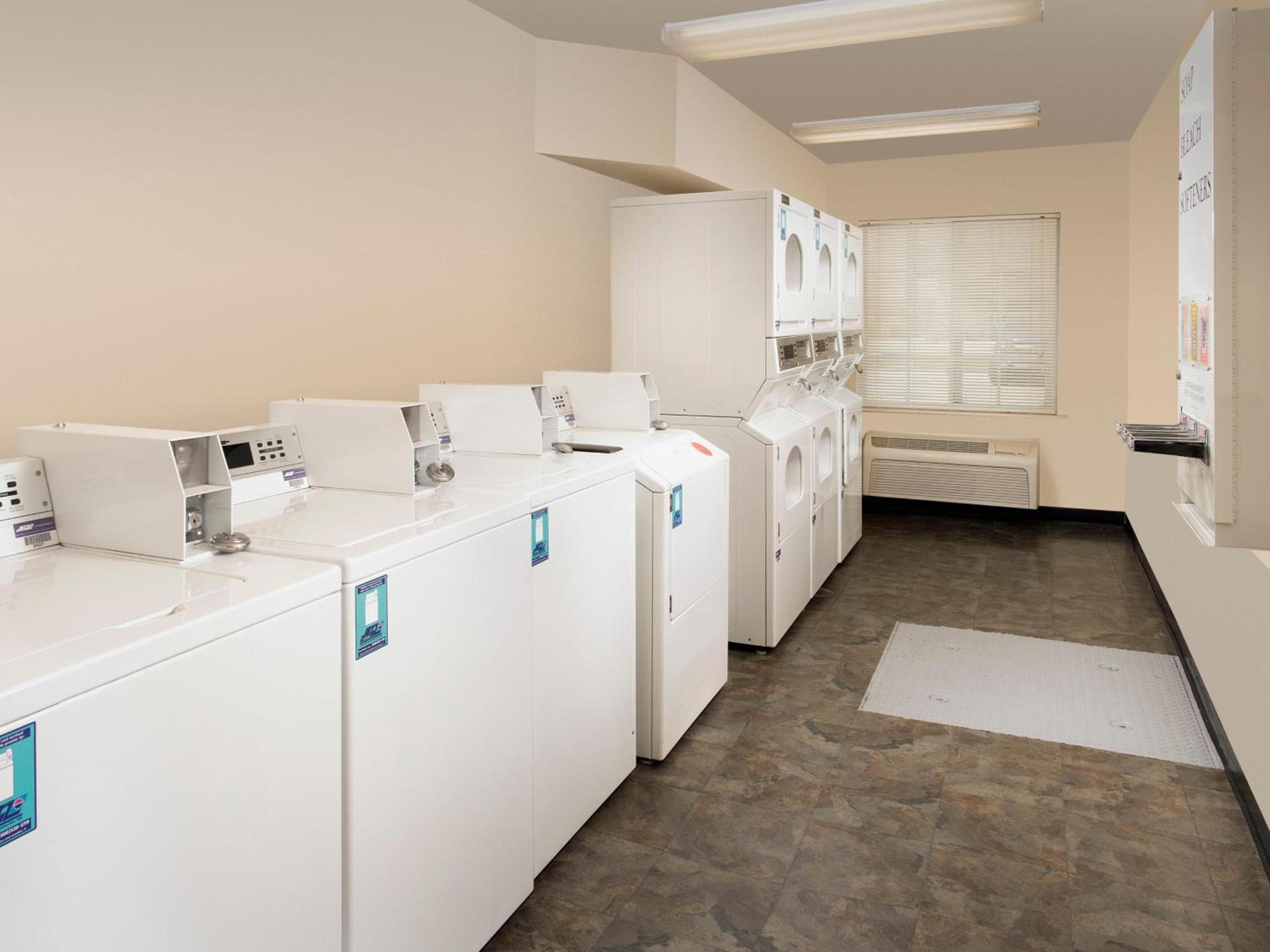 WoodSpring Suites Junction City photo 17