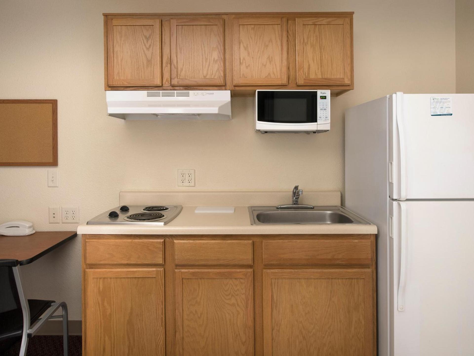 WoodSpring Suites Junction City photo 8