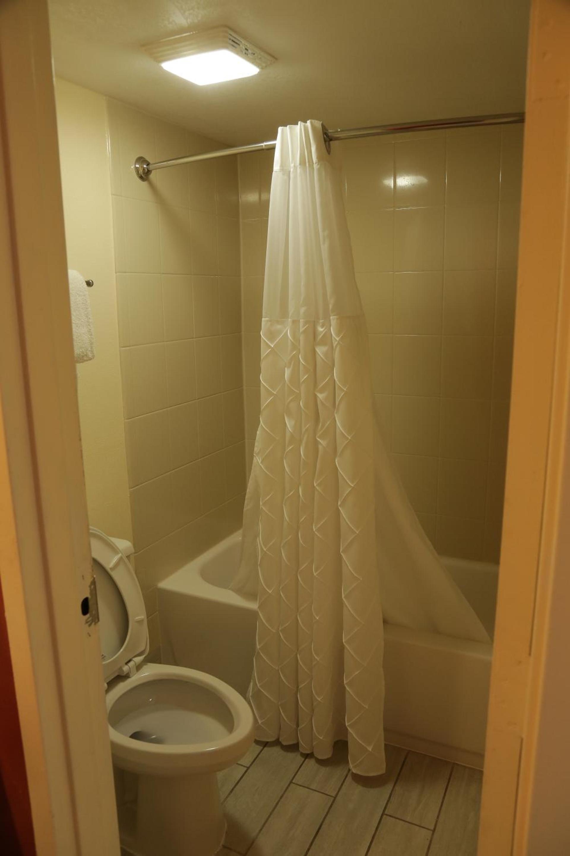 Budget Inn - Washington photo 24
