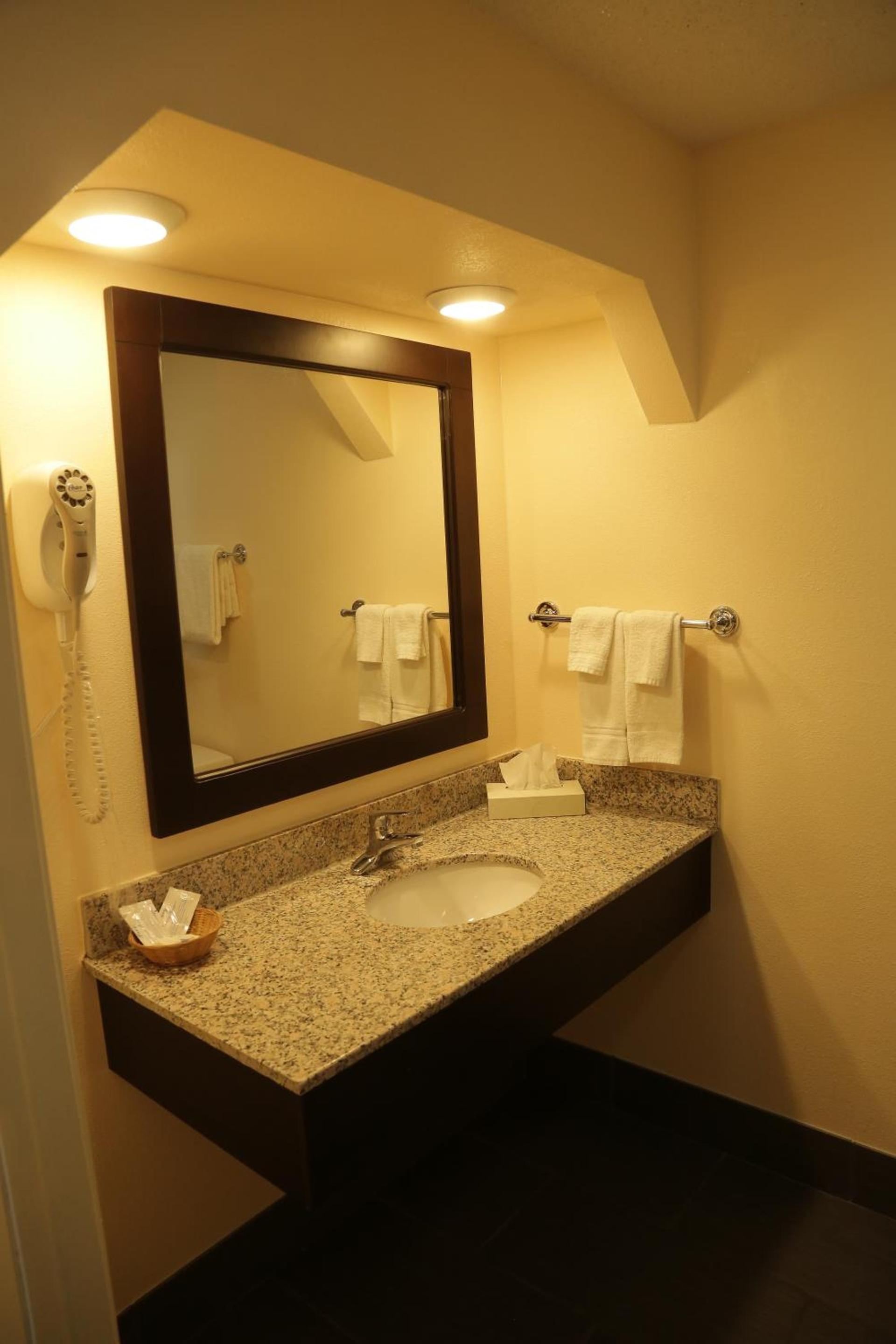 Budget Inn - Washington photo 36