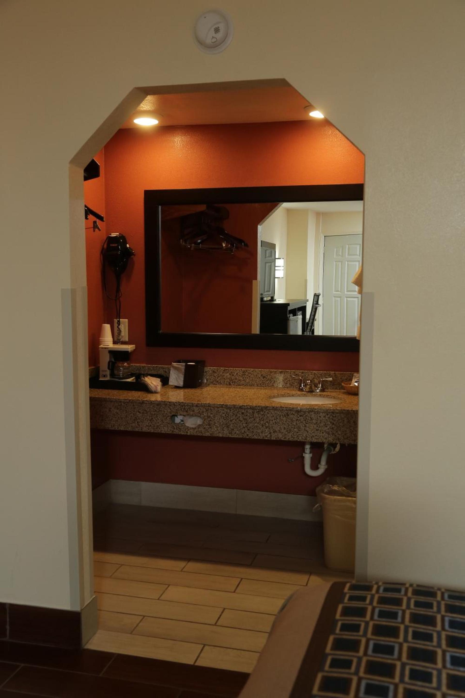 Budget Inn - Washington photo 21