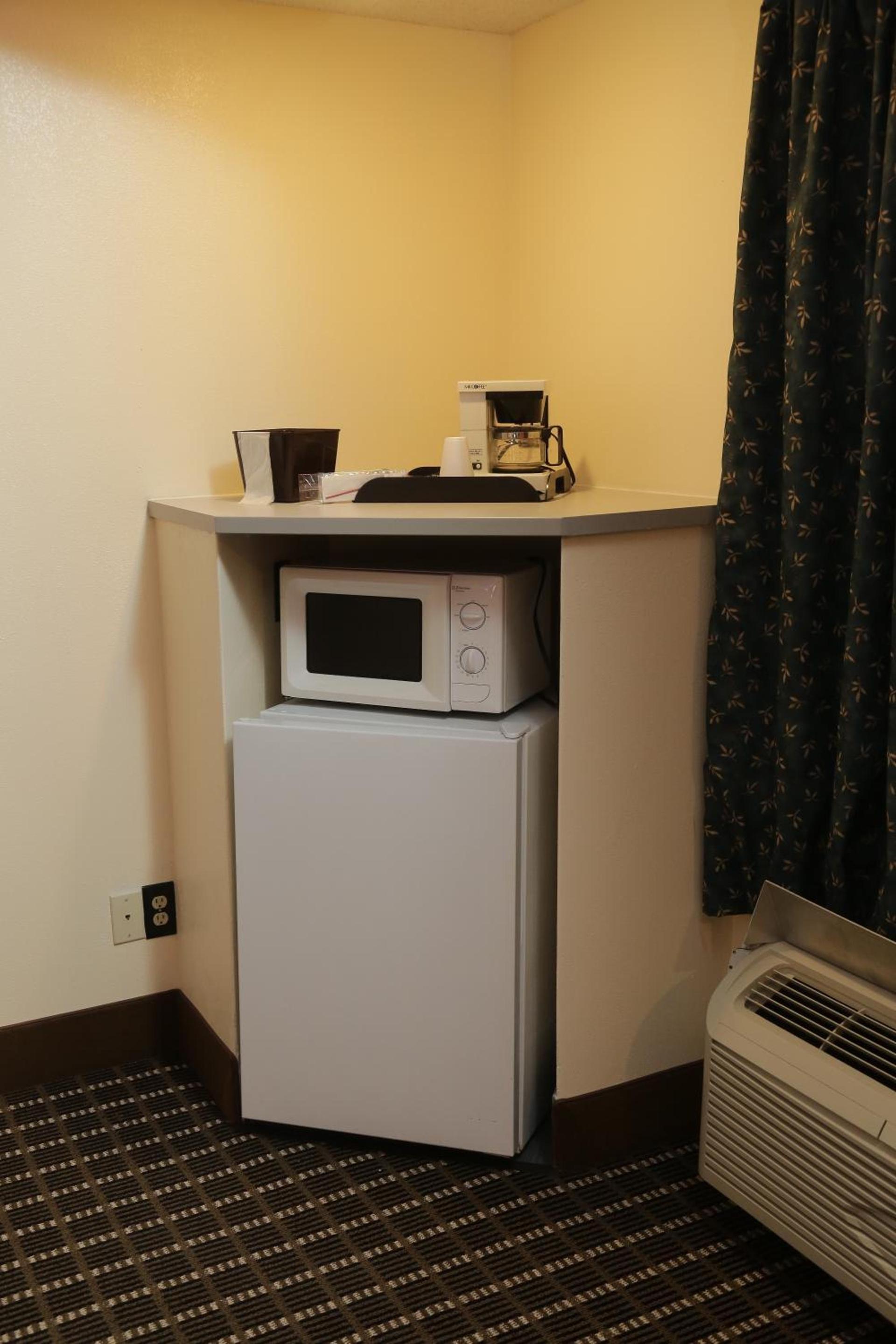 Budget Inn - Washington photo 40