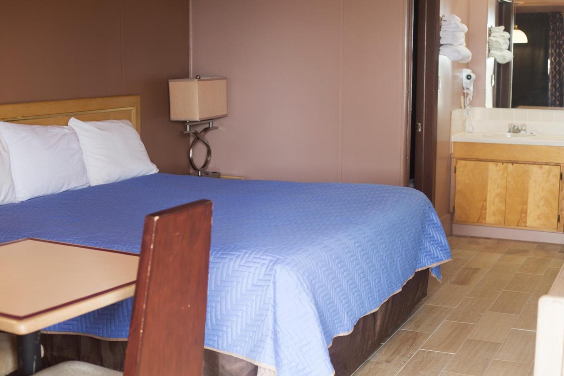 OYO Hickory House Inn photo 14