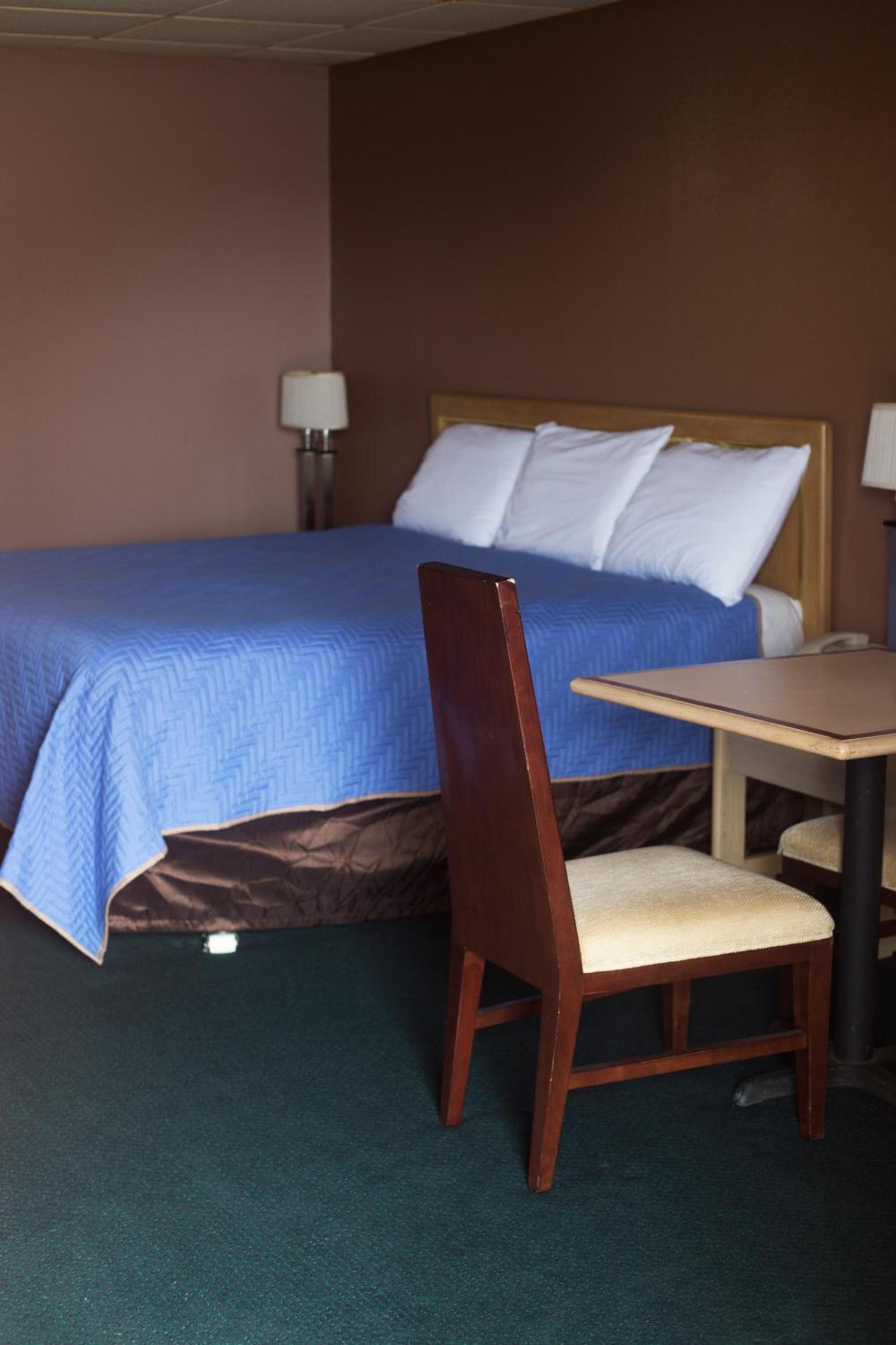 OYO Hickory House Inn photo 15