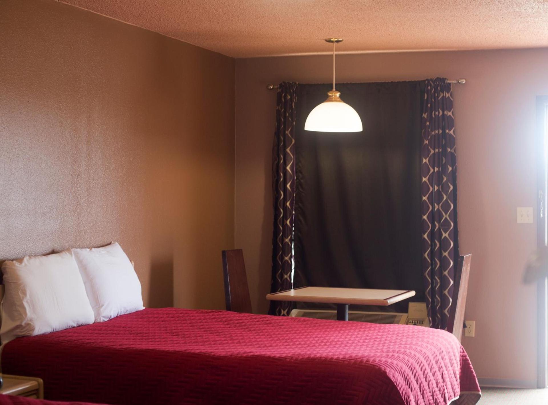 OYO Hickory House Inn photo 9