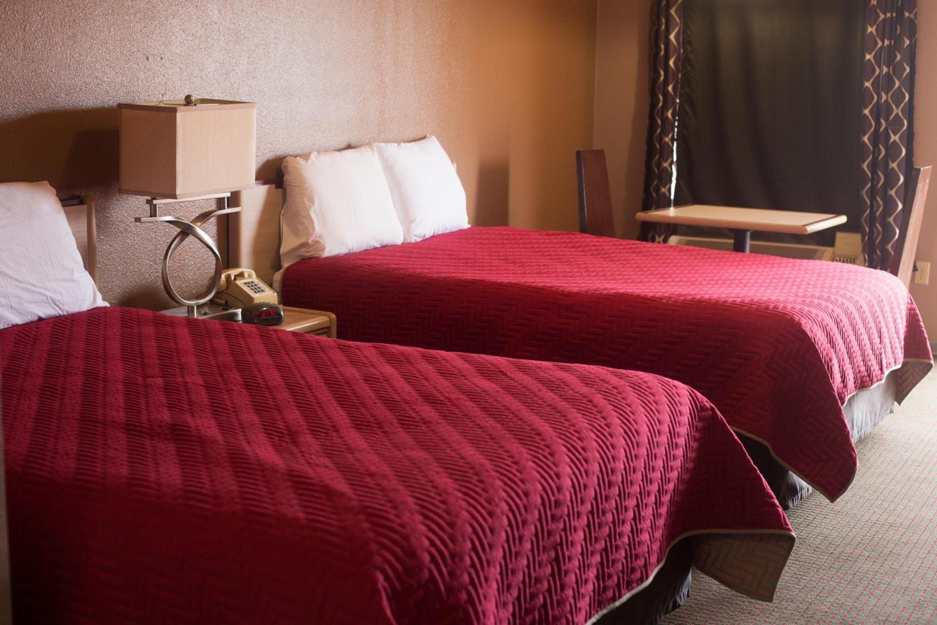 OYO Hickory House Inn photo 10
