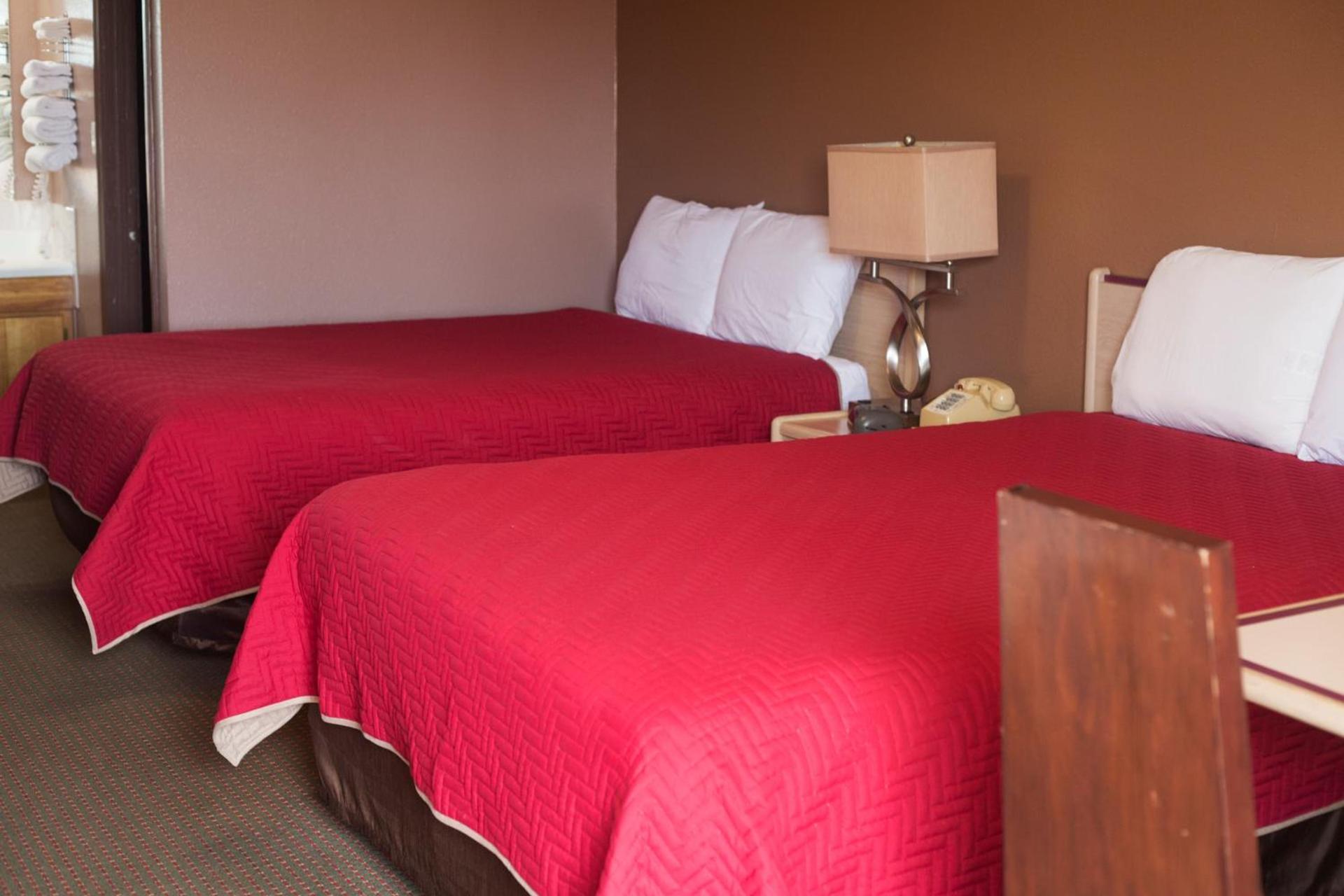 OYO Hickory House Inn photo 11