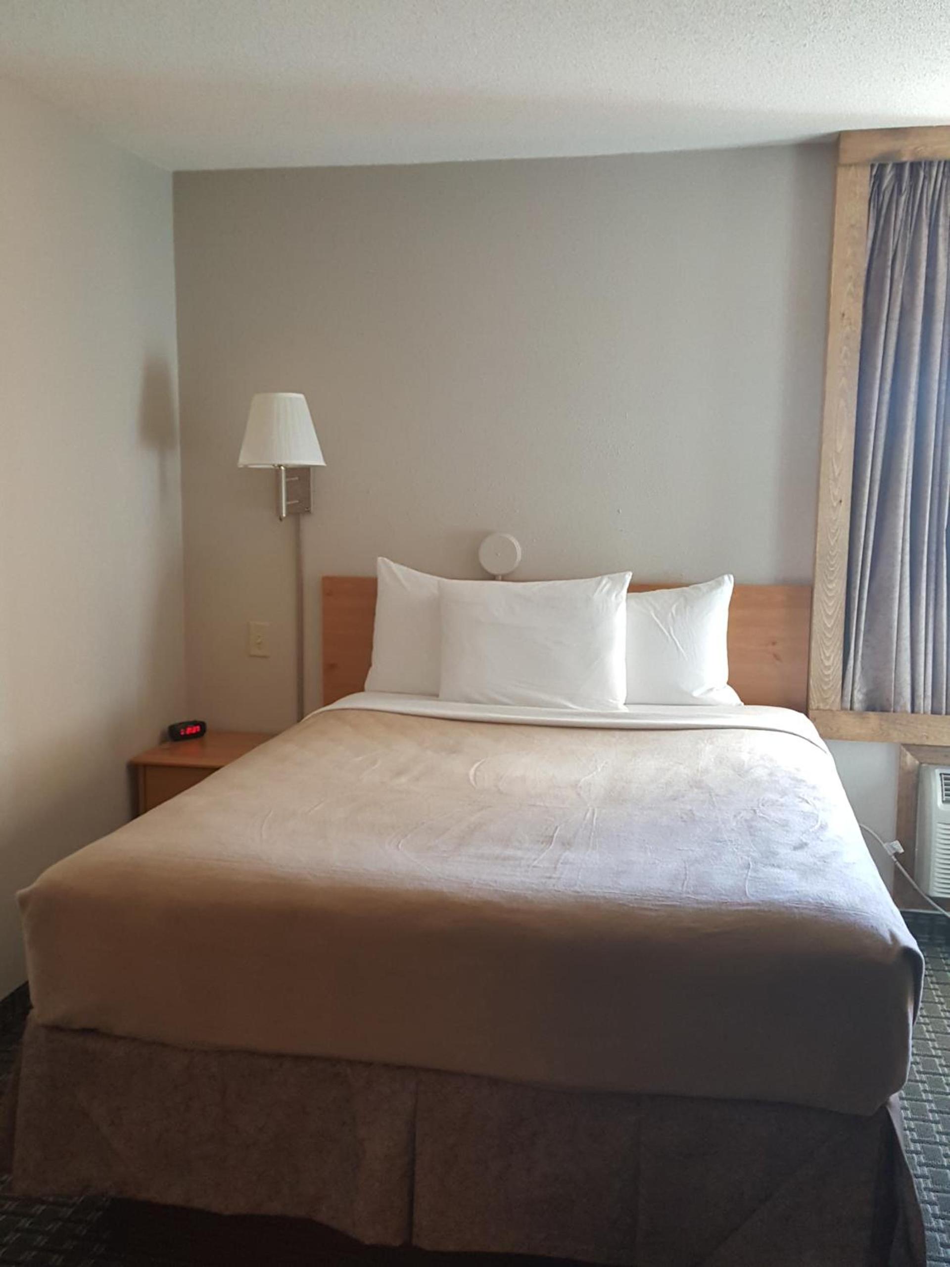 Travelodge by Wyndham Edgemont photo 10