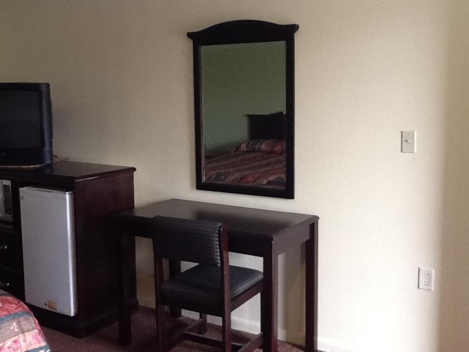 Relax Inn - Lakeland photo 6