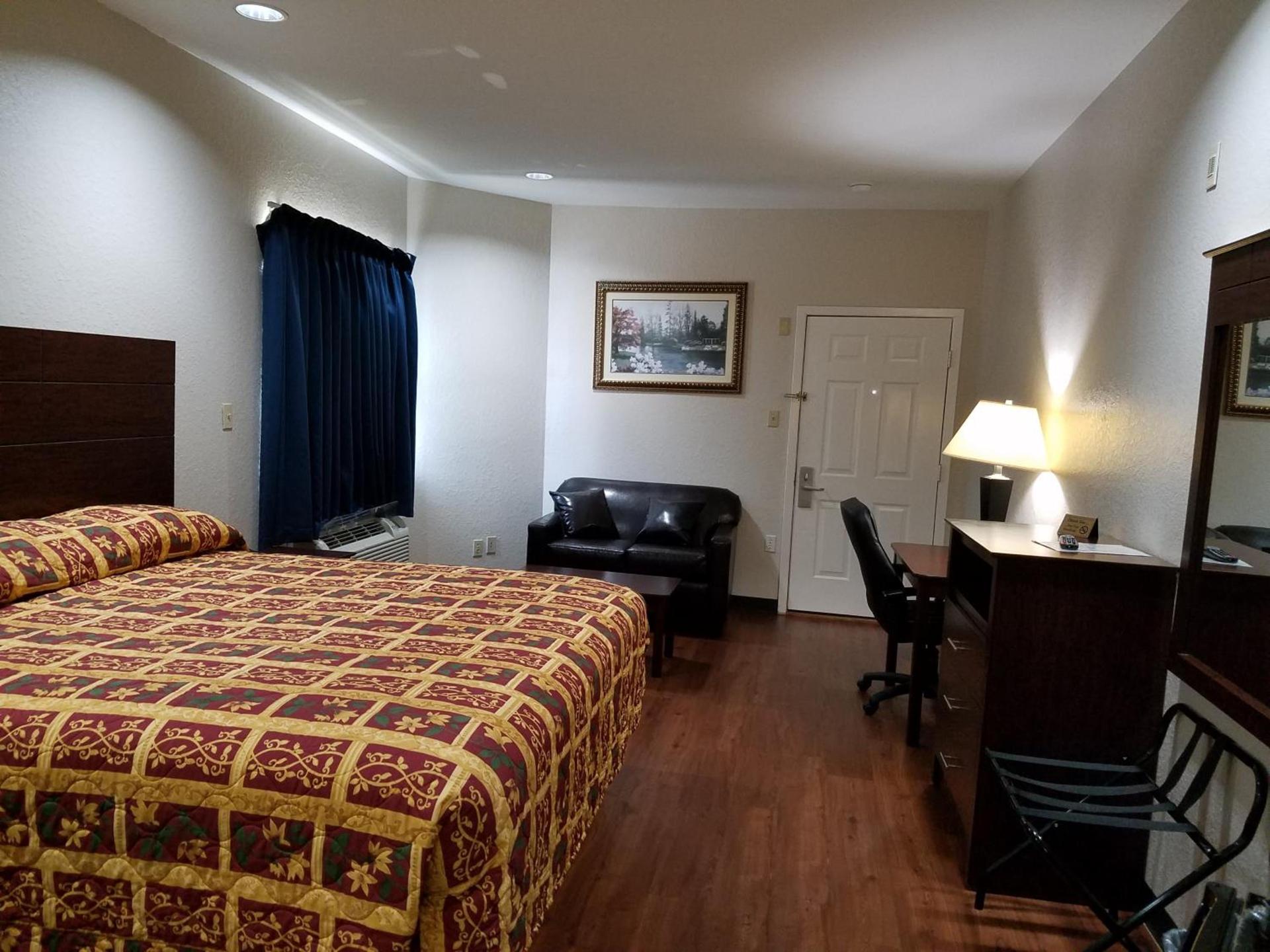 Scott Inn & Suites - Downtown Houston photo 25