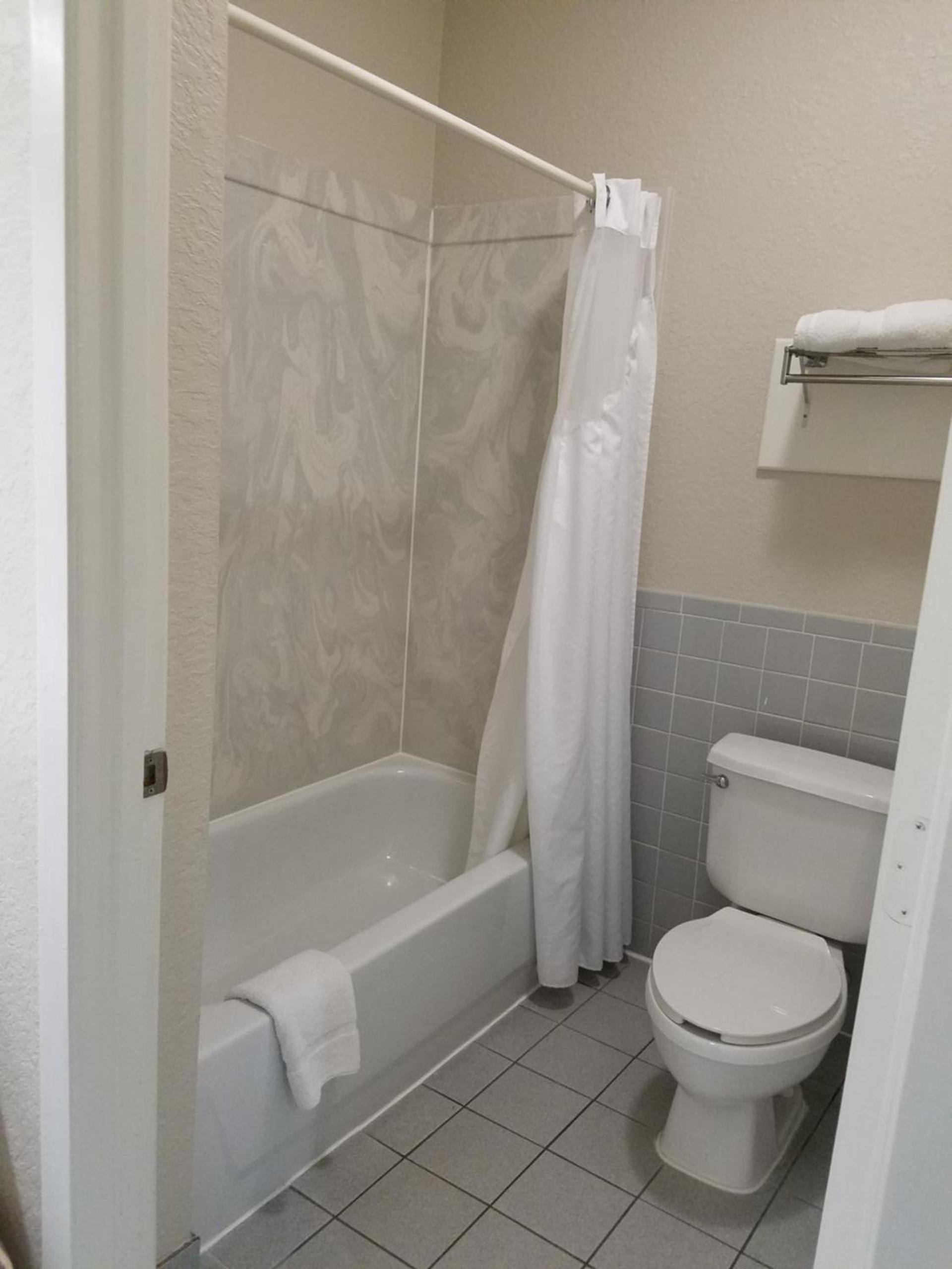 Scott Inn & Suites - Downtown Houston photo 29