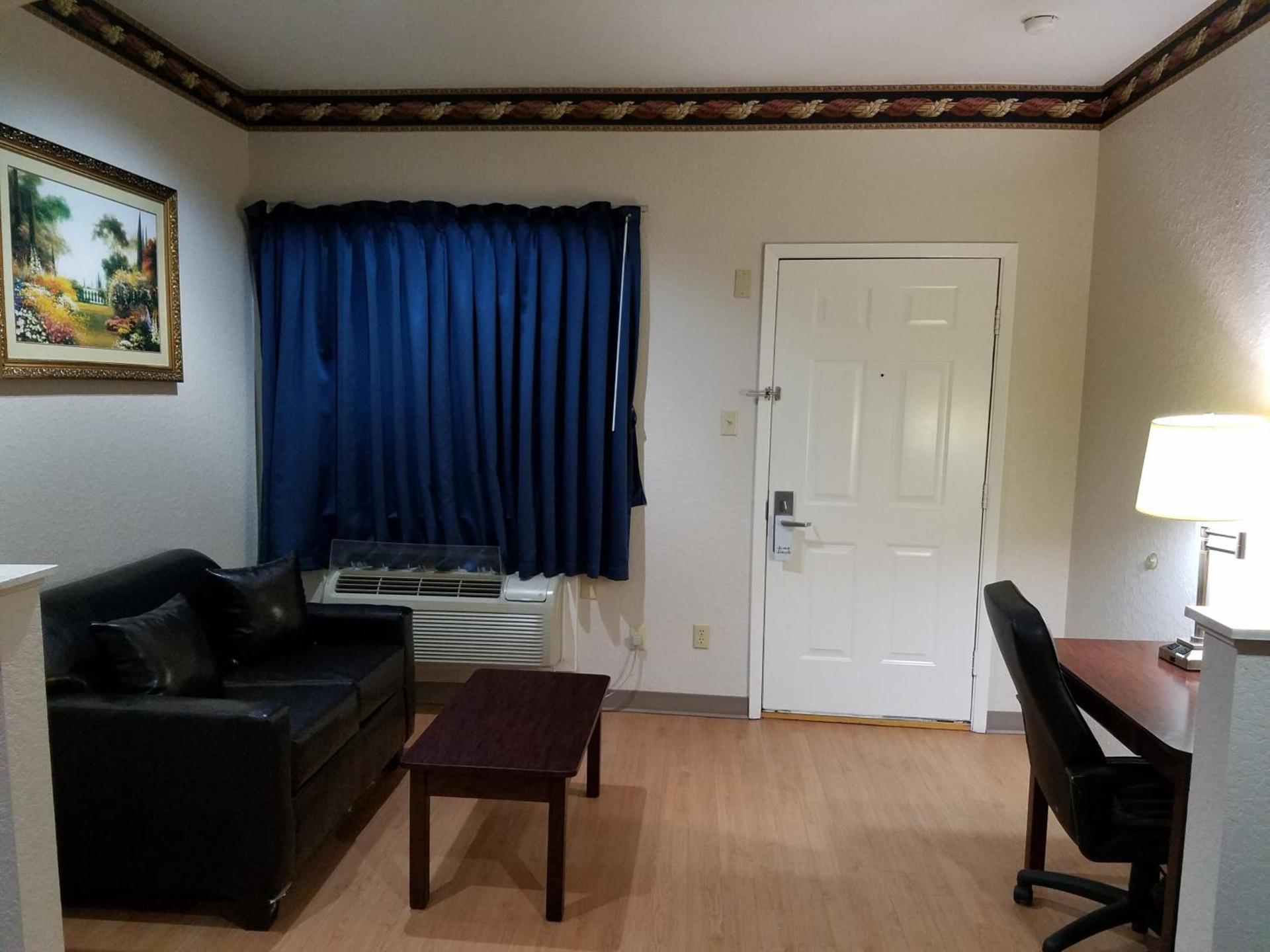 Scott Inn & Suites - Downtown Houston photo 22