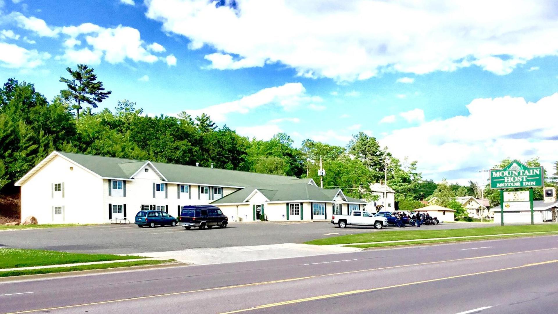 Mountain Host Motor Inn photo 2