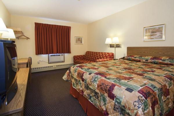 Burnsville Inn & Suites photo 14