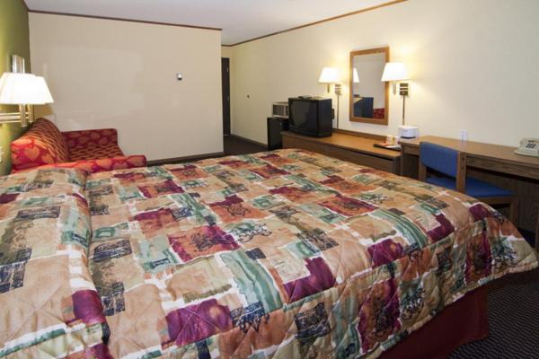 Burnsville Inn & Suites photo 17