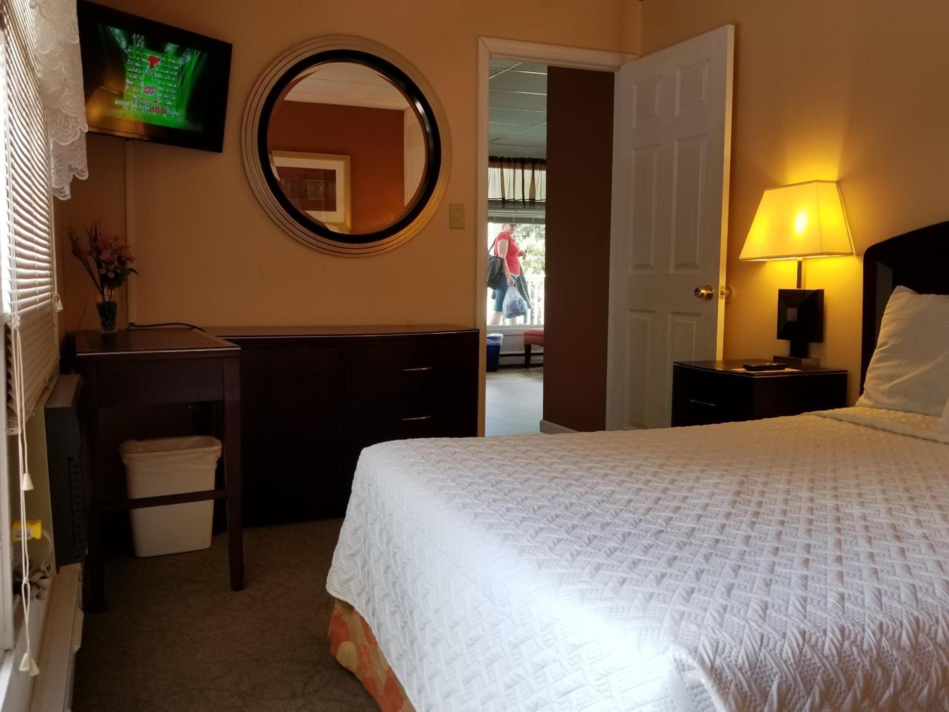 Lido Motel Lake George photo 39
