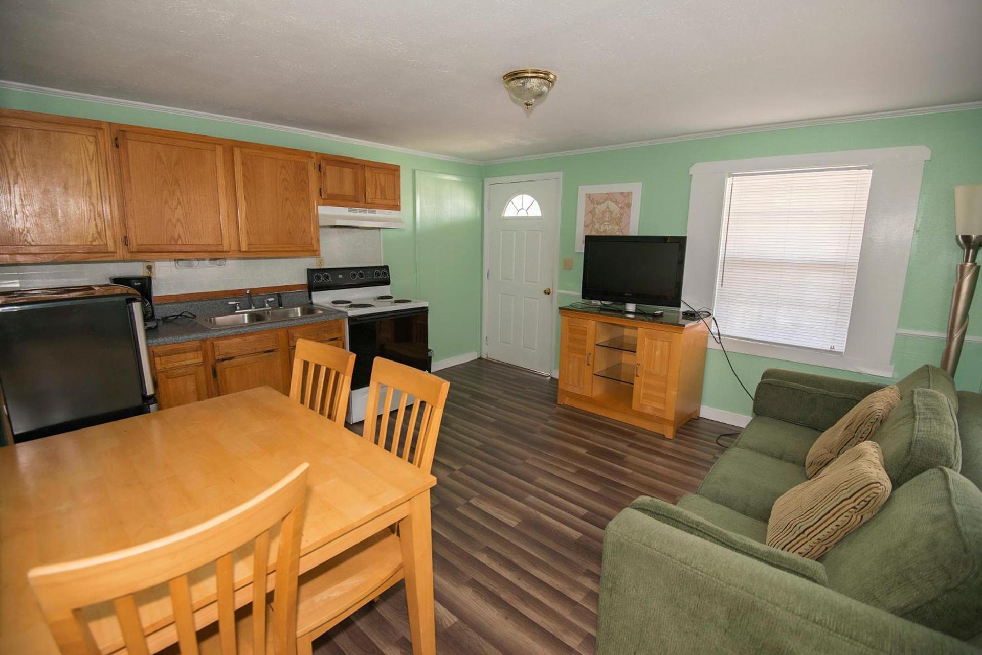 Avon Cottages photo 30