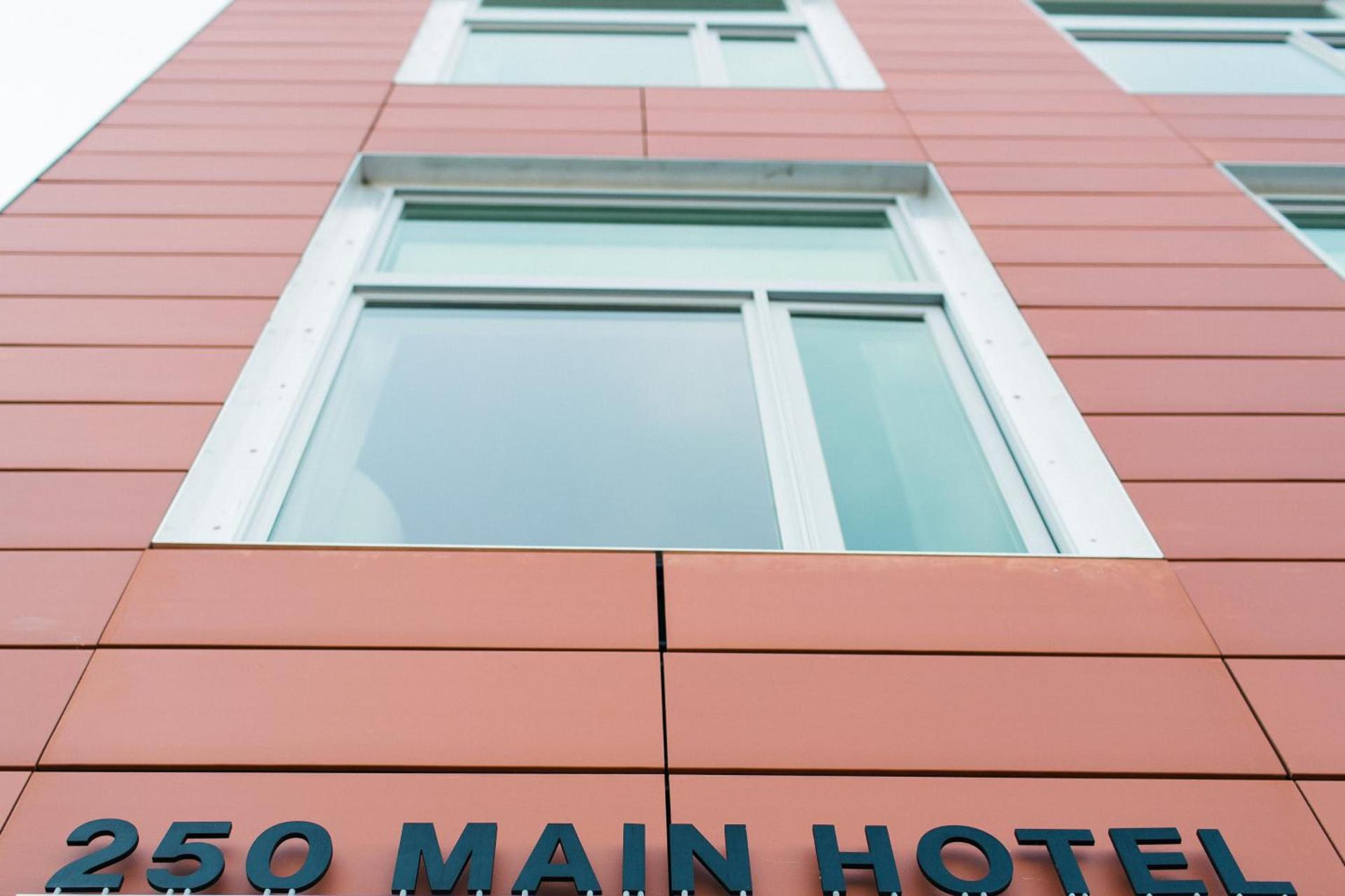 250 Main Hotel photo 17