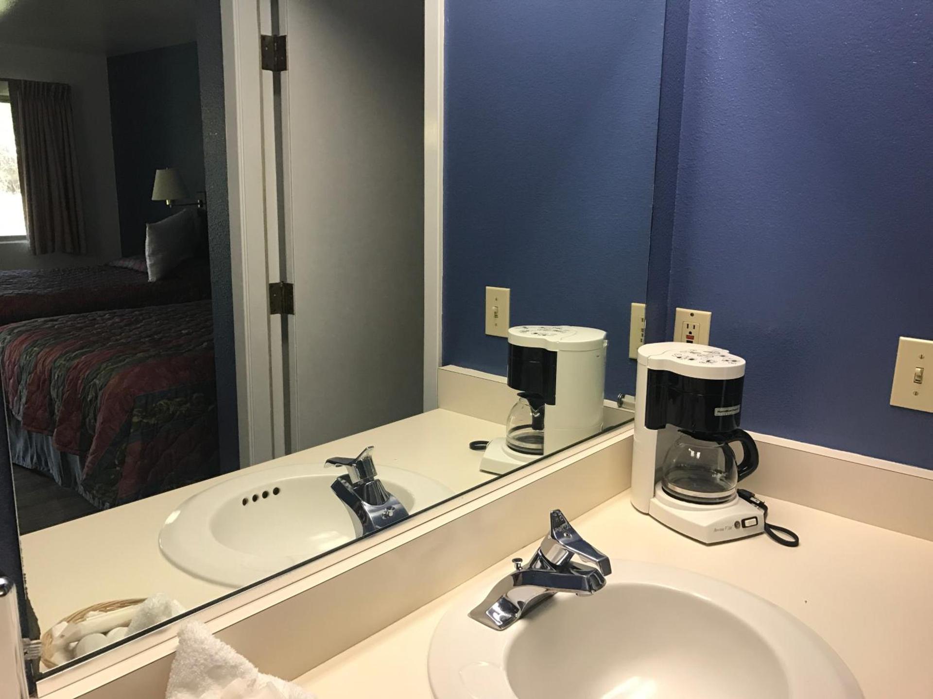 Creekside Lodge photo 7