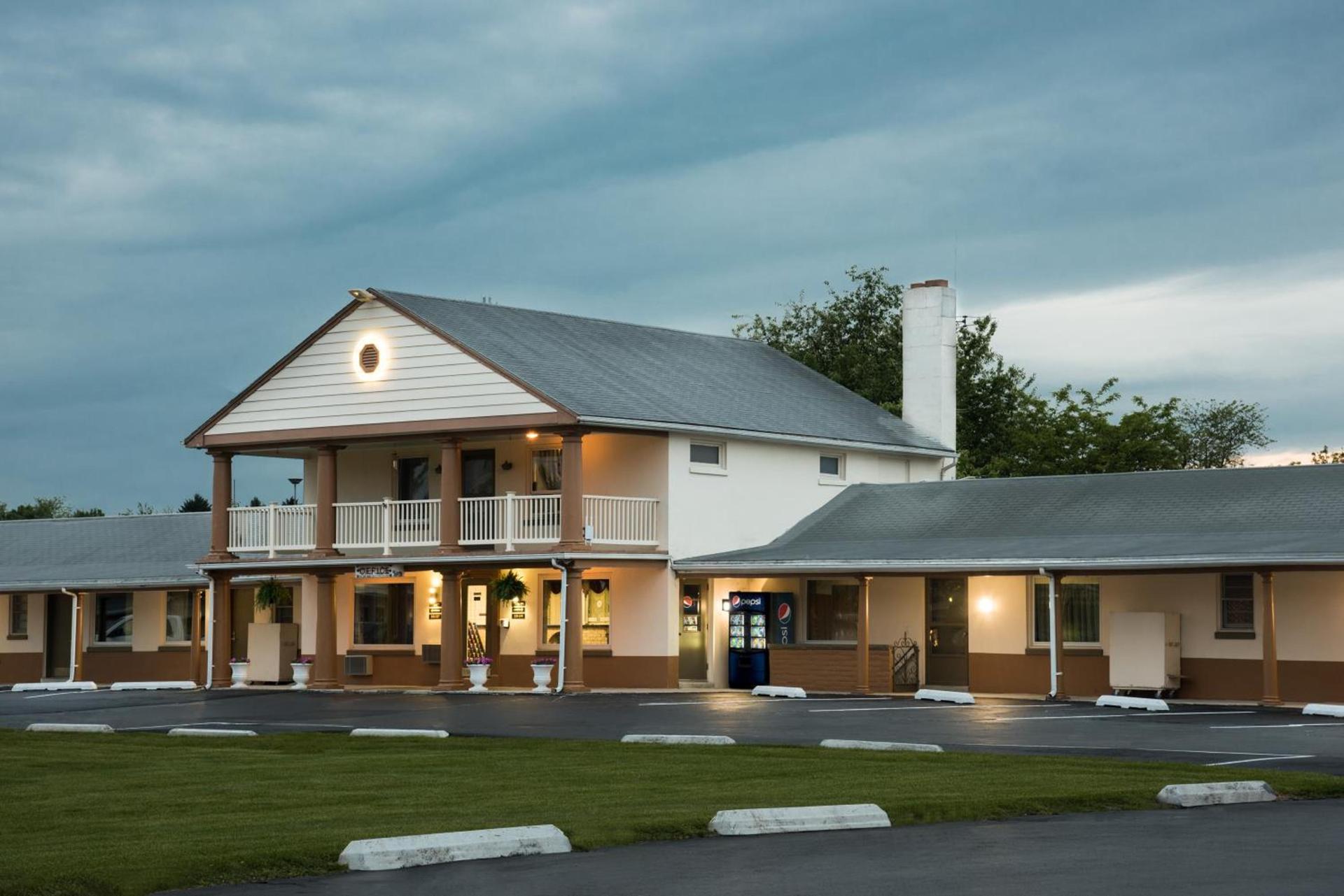 Econo Lodge Palmyra - Hershey photo 3