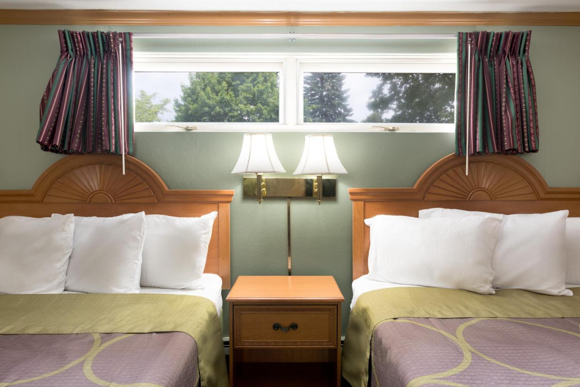 Econo Lodge Palmyra - Hershey photo 13