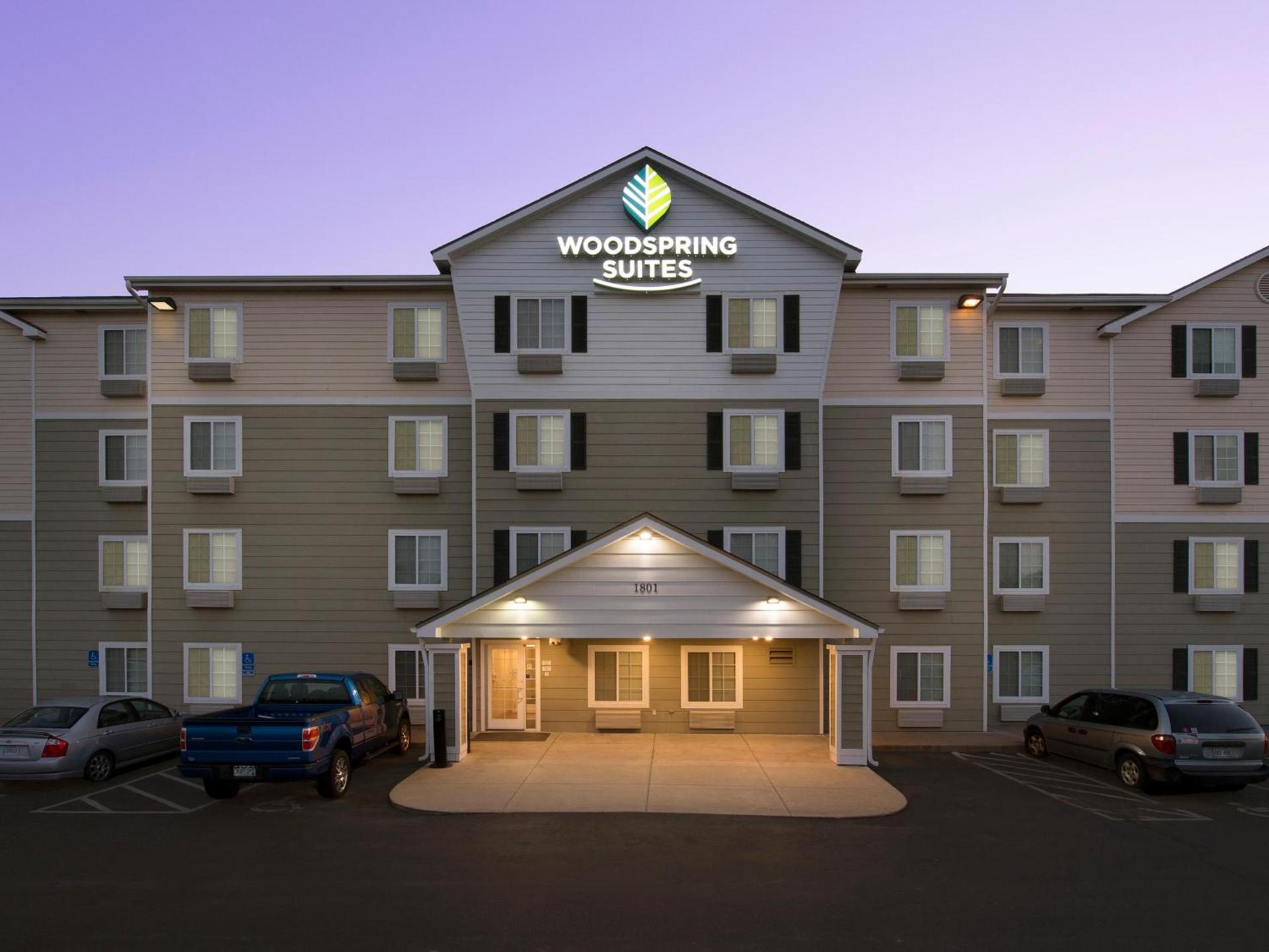 WoodSpring Suites Topeka photo 3