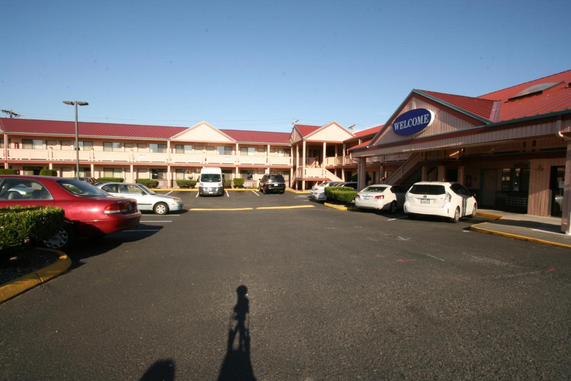 Welcome Everett Inn photo 1